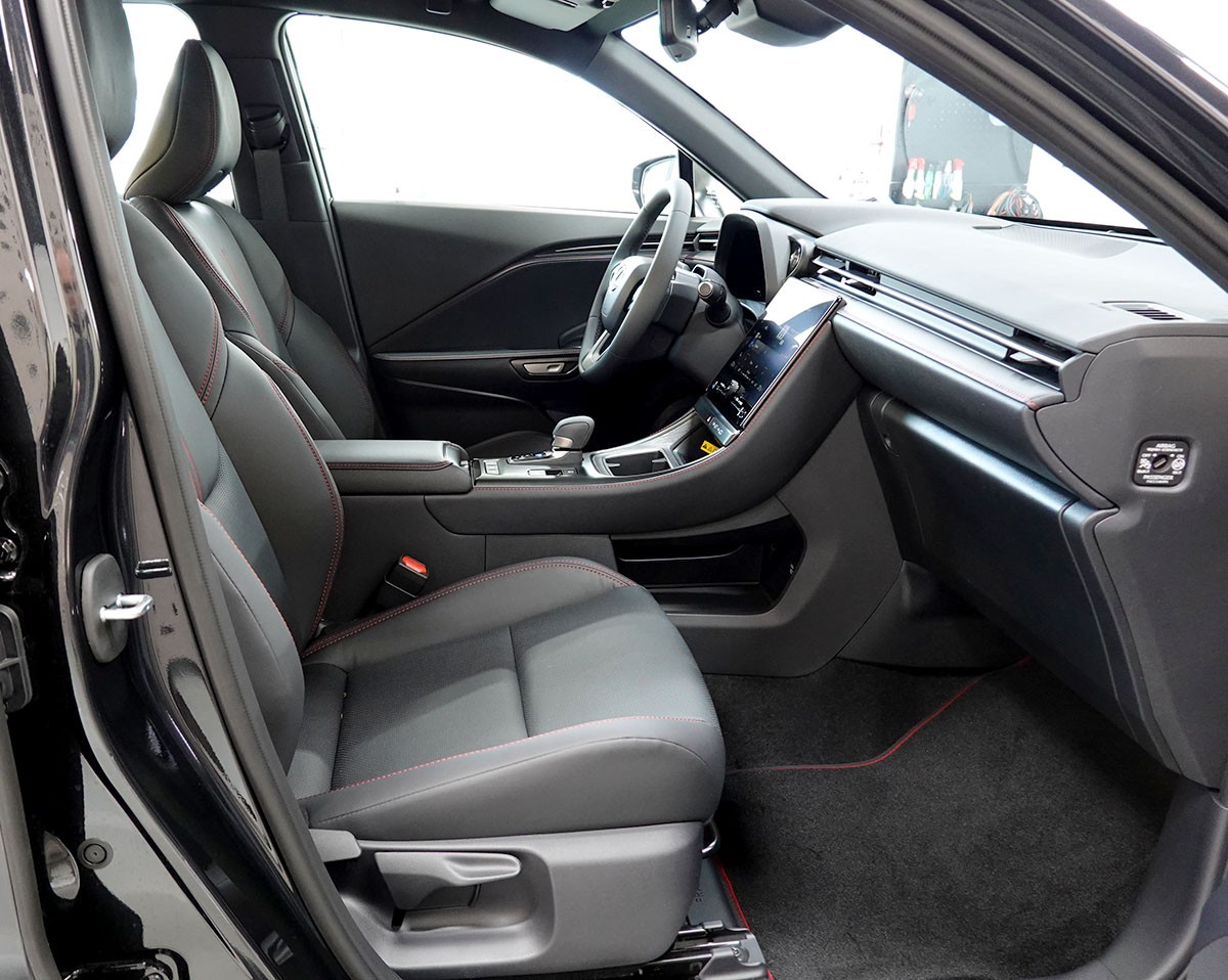 LEXUS LBX FWD Elegant CVT LEDER-image-4