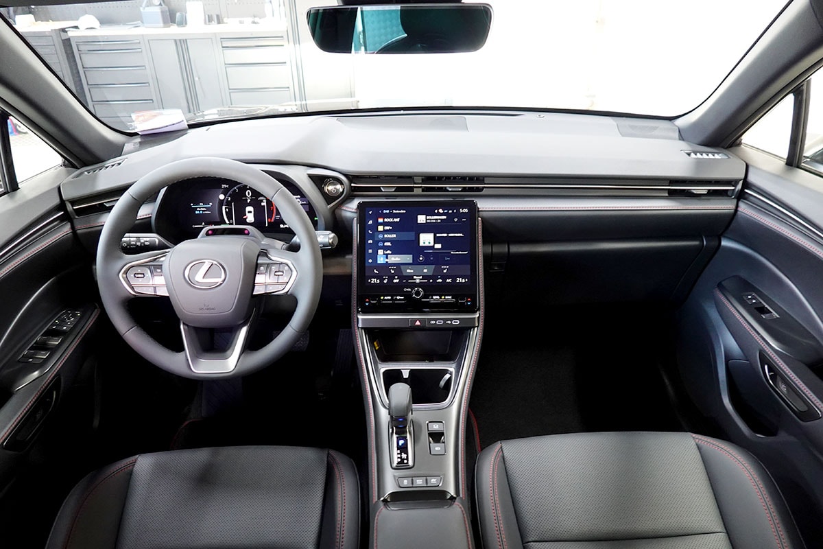 LEXUS LBX FWD Elegant CVT LEDER-image-8