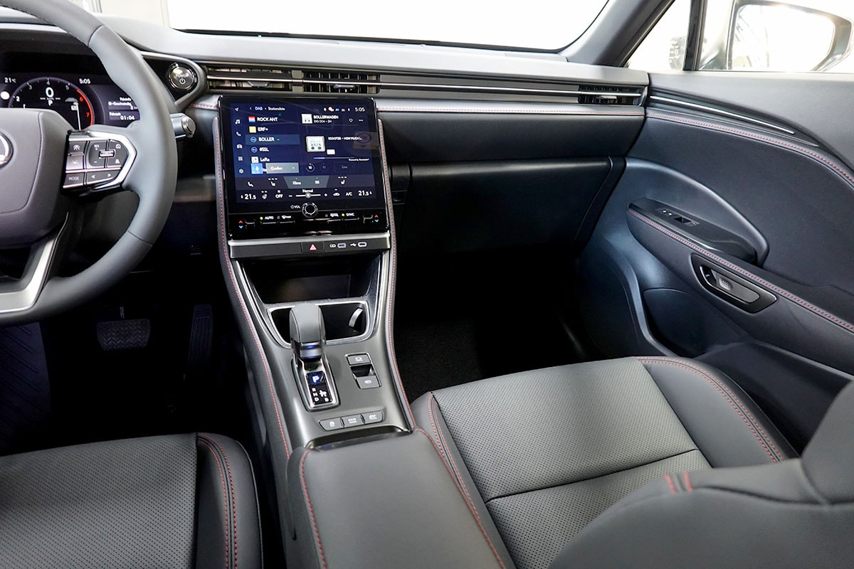 LEXUS LBX FWD Elegant CVT LEDER-image-10