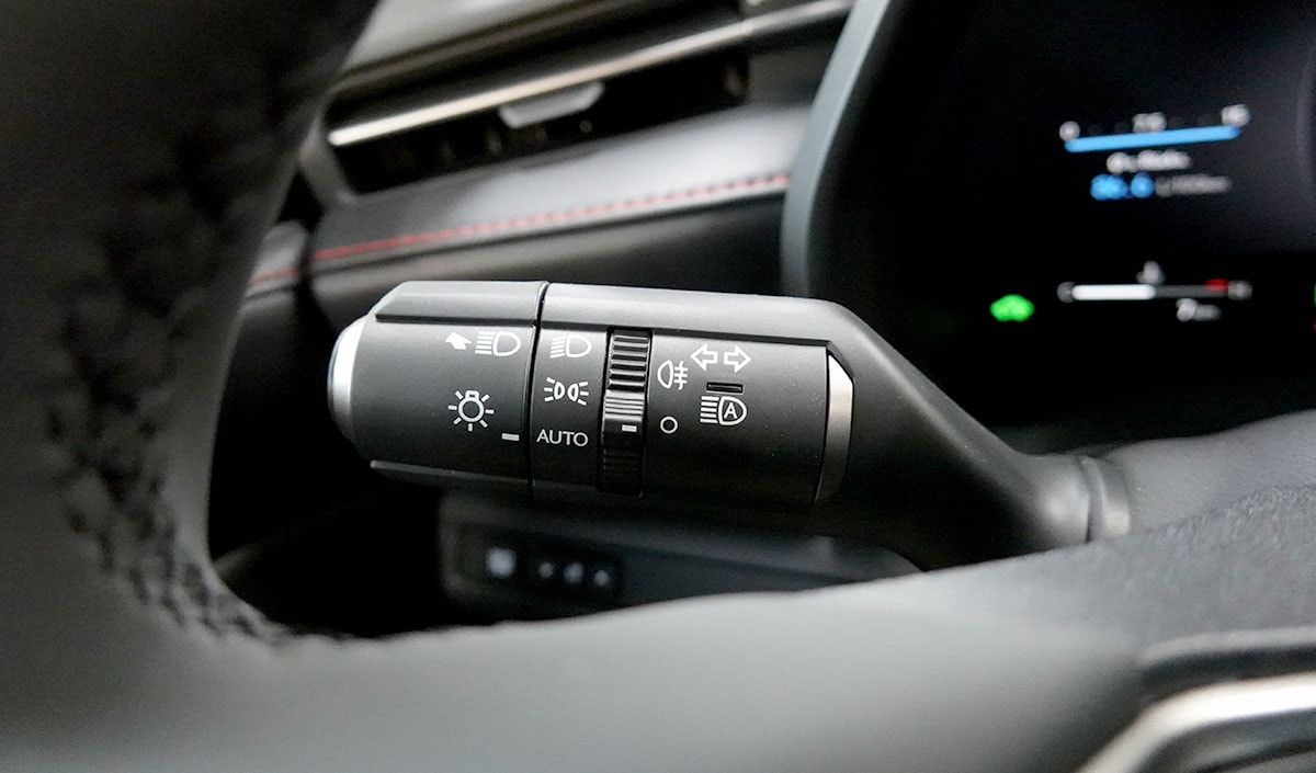 LEXUS LBX FWD Elegant CVT LEDER-image-15