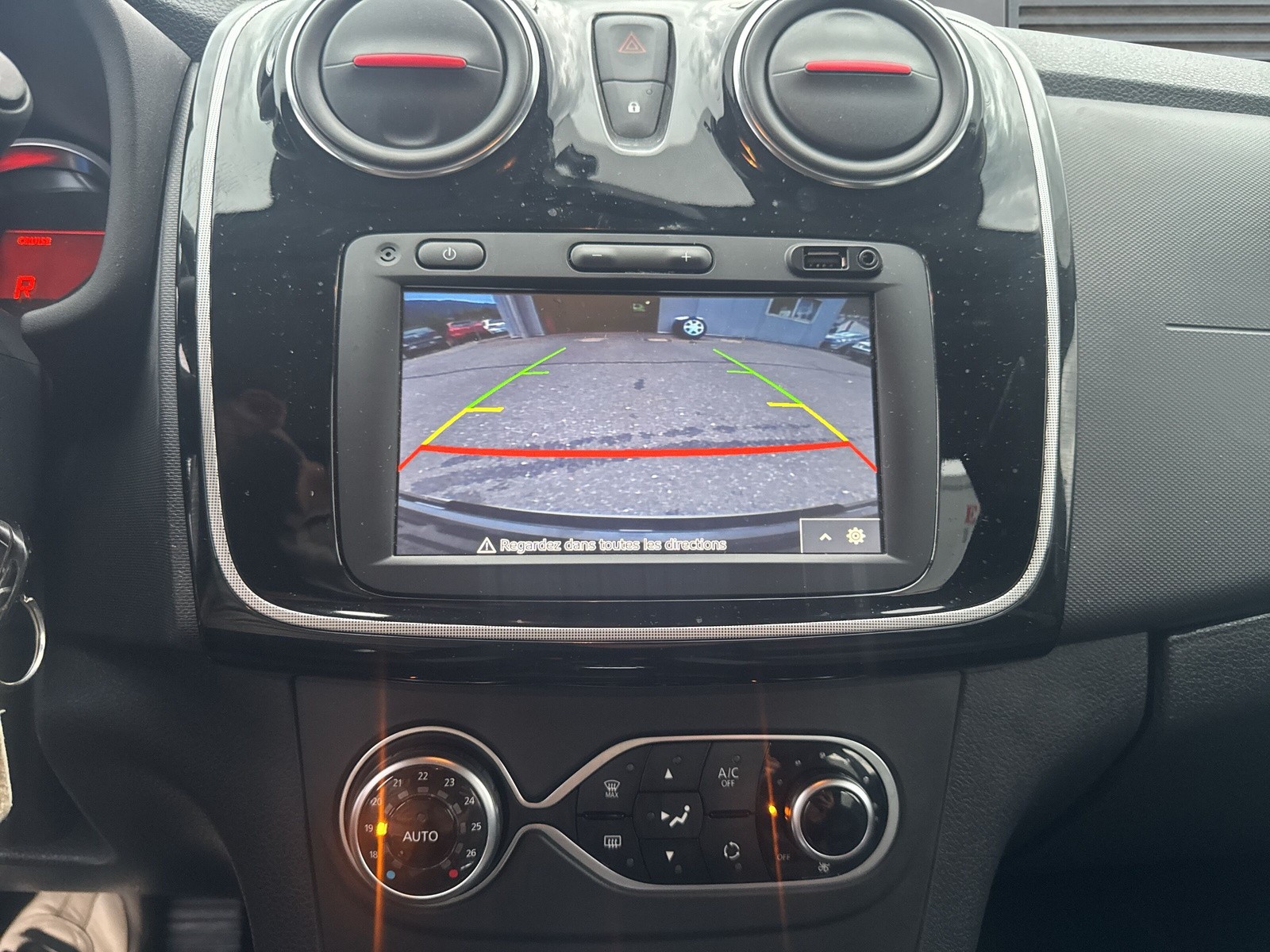 DACIA Sandero Tce 90 Stepway Automatic-image-12