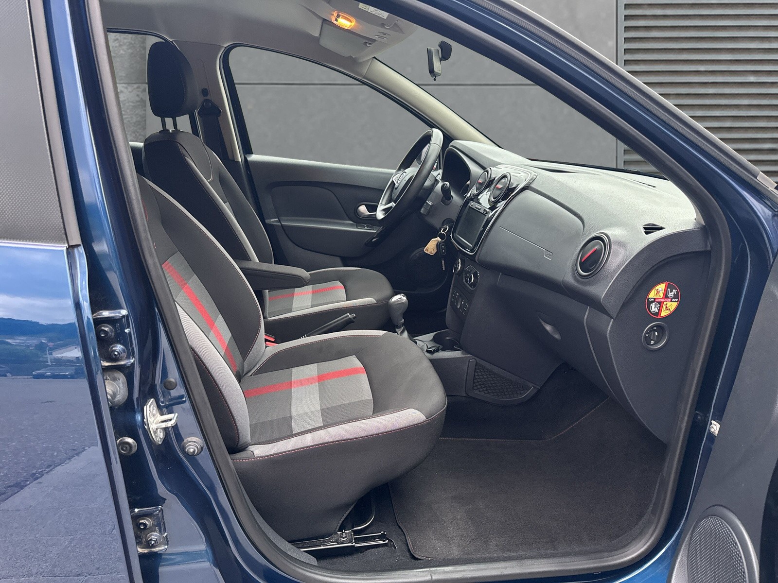 DACIA Sandero Tce 90 Stepway Automatic-image-9