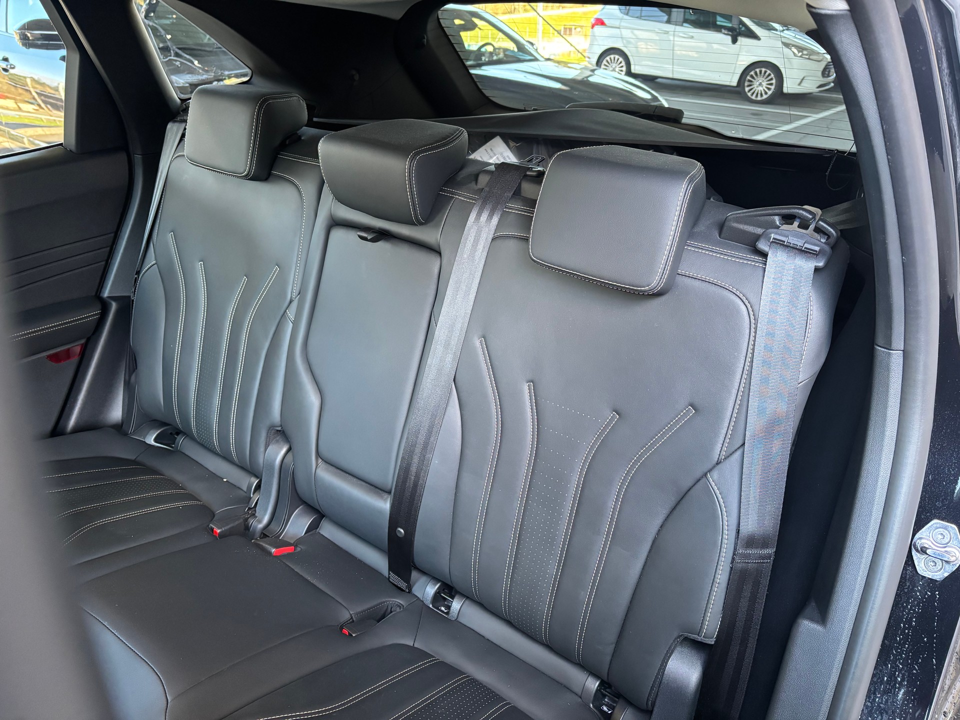 FORD Kuga 2.5 FHEV Vignale 4WD mit AHK-image-10
