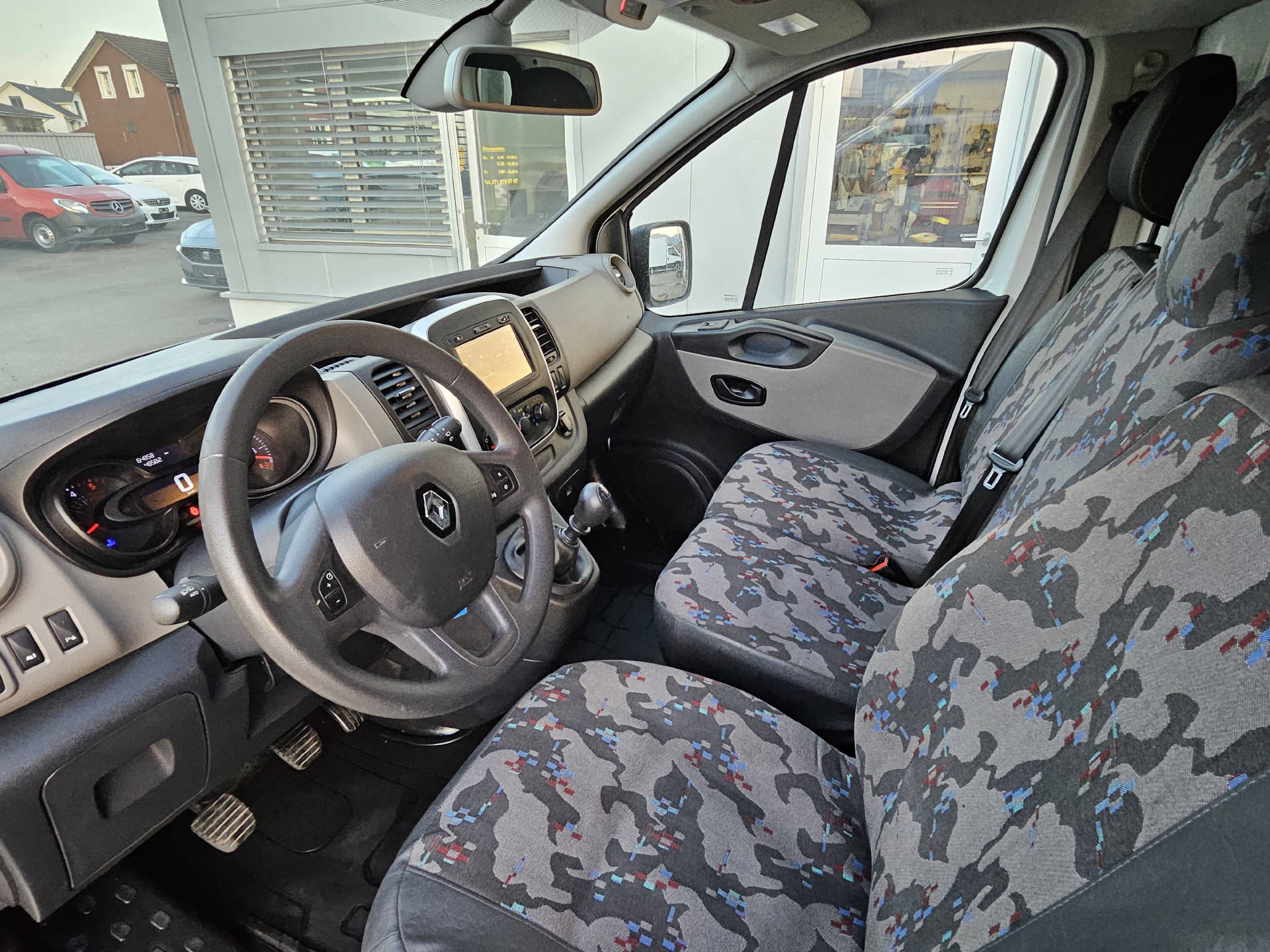RENAULT Trafic Kaw. 2.9 t L2 H2 1.6 dCi 125 TwinTurbo Busines * Frisch ab MFK * Frisch ab Service *Garantie*-image-11