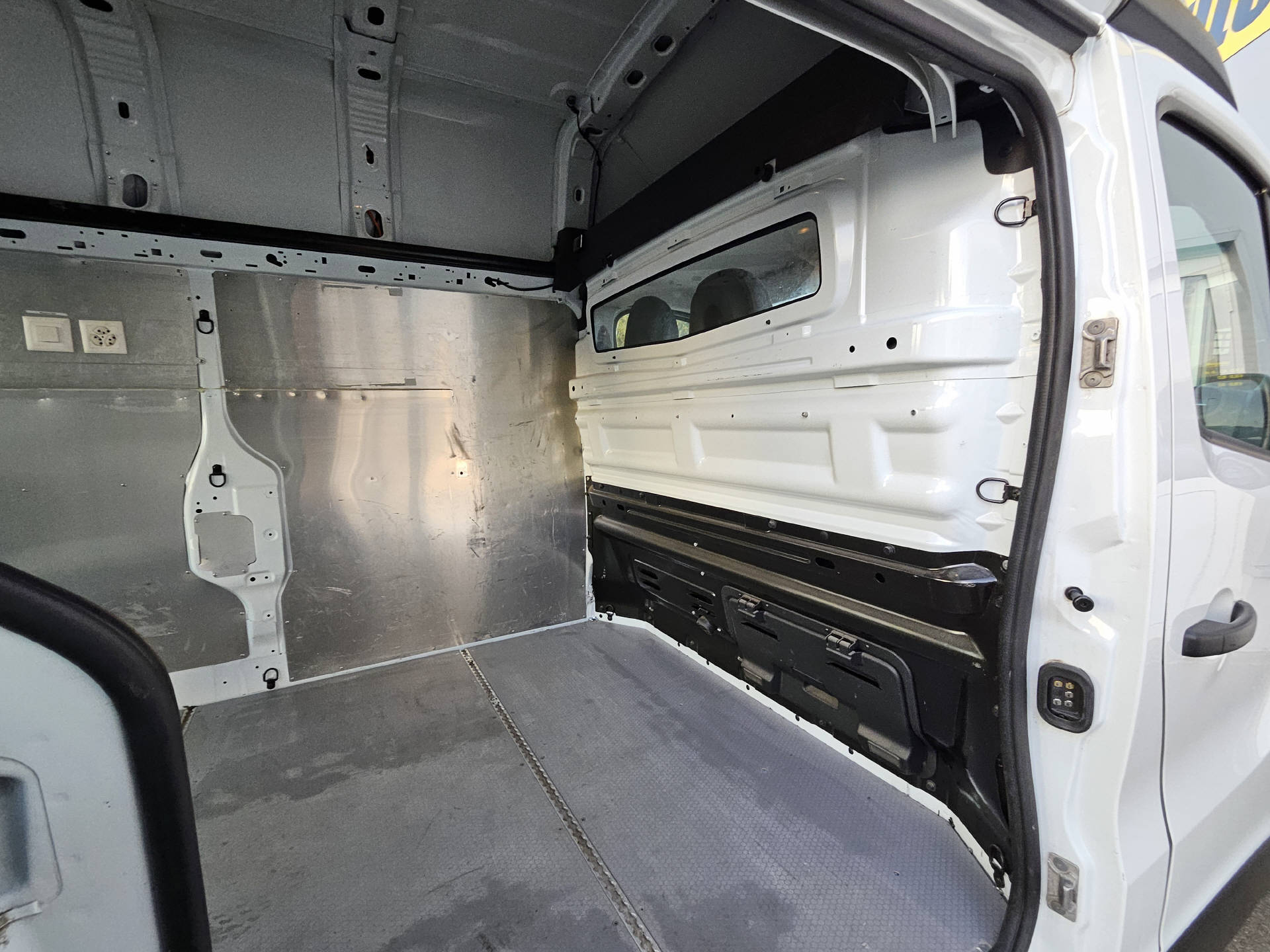 RENAULT Trafic Kaw. 2.9 t L2 H2 1.6 dCi 125 TwinTurbo Busines * Frisch ab MFK * Frisch ab Service *Garantie*-image-6