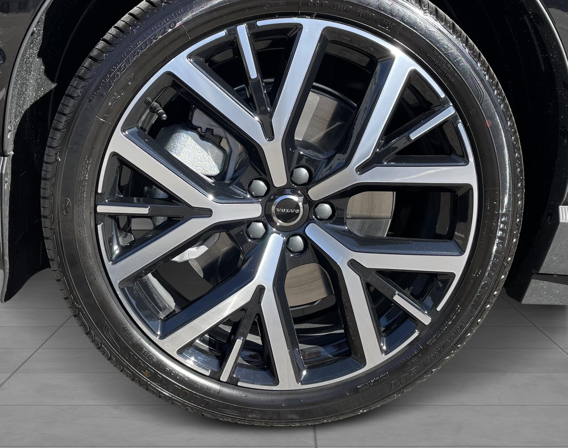 VOLVO EX 30 E60 Twin Ultra Performanc-image-10