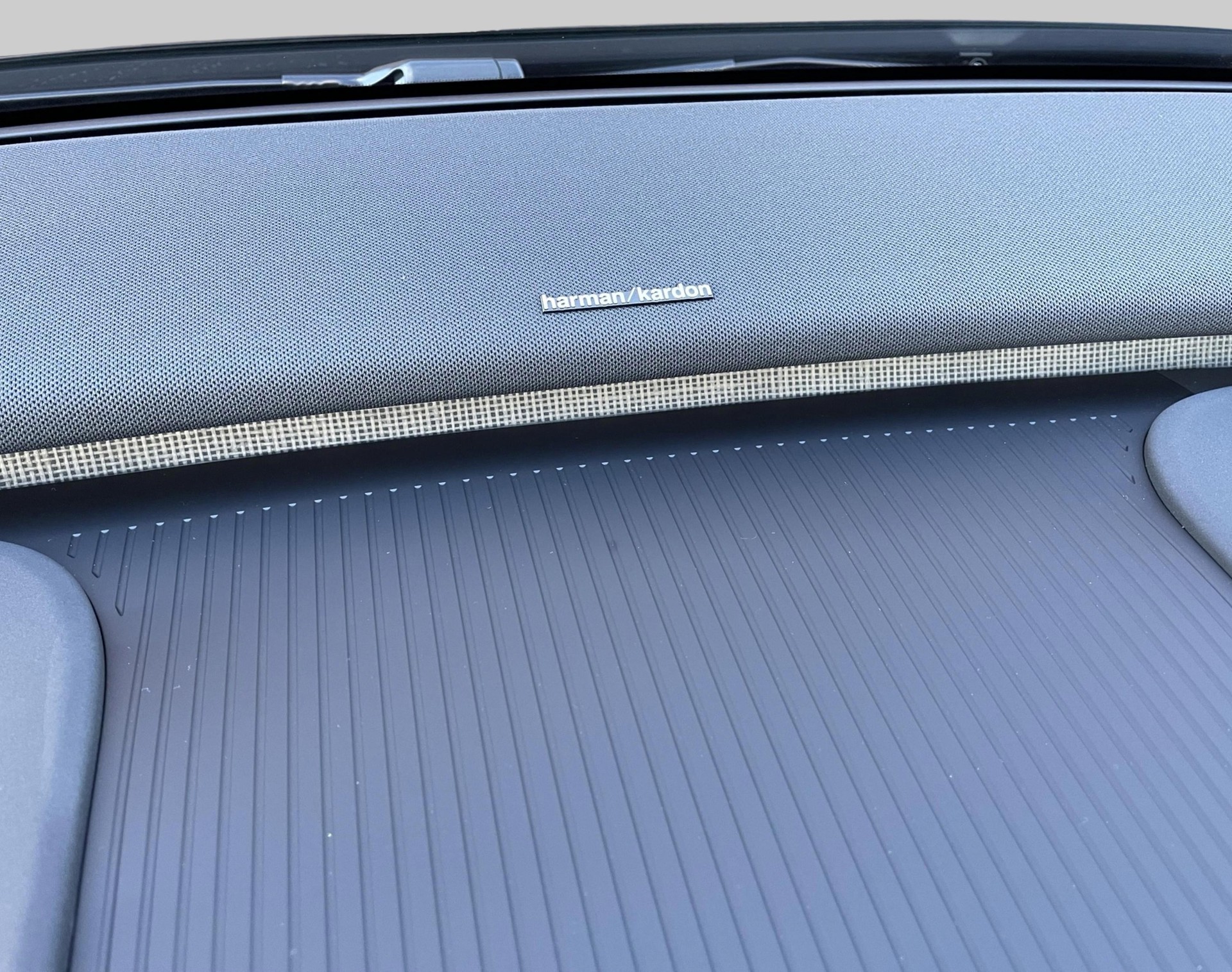 VOLVO EX 30 E60 Twin Ultra Performanc-image-14