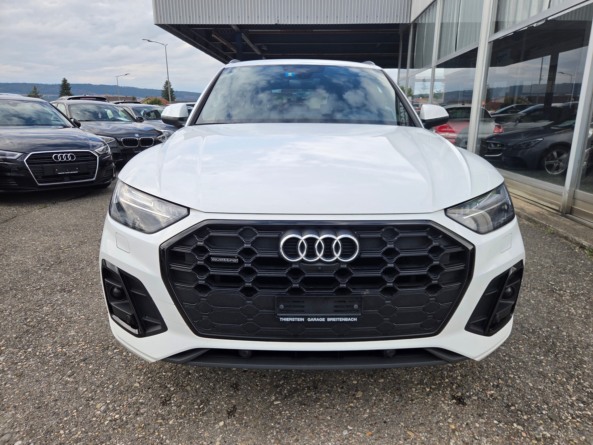 AUDI Q5 40 TDI S-line quattro S-tronic-image-2