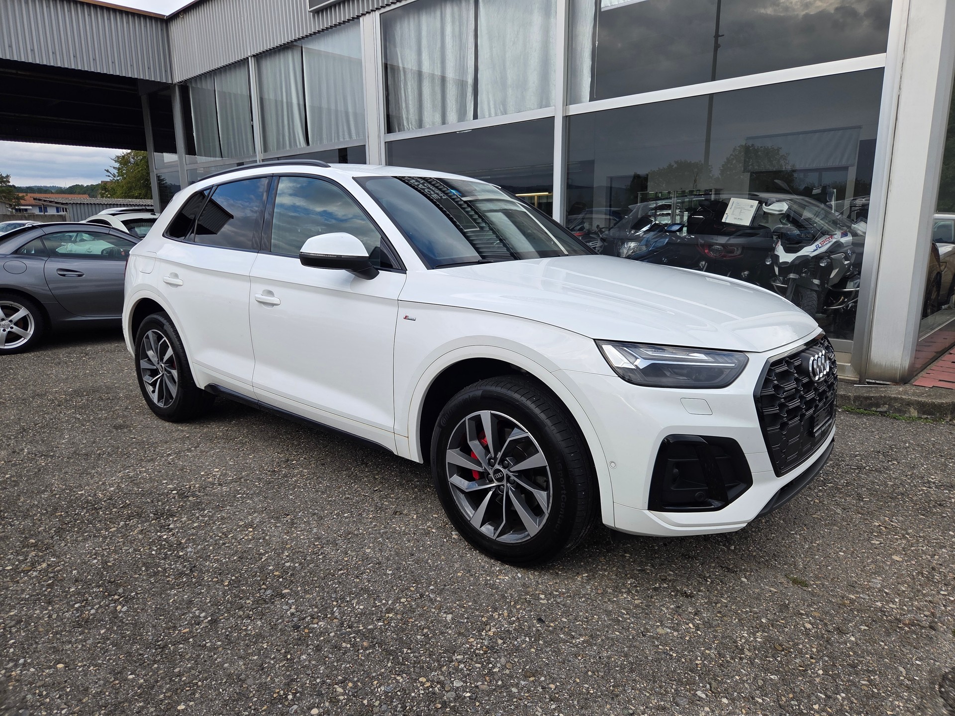 AUDI Q5 40 TDI S-line quattro S-tronic-image-0