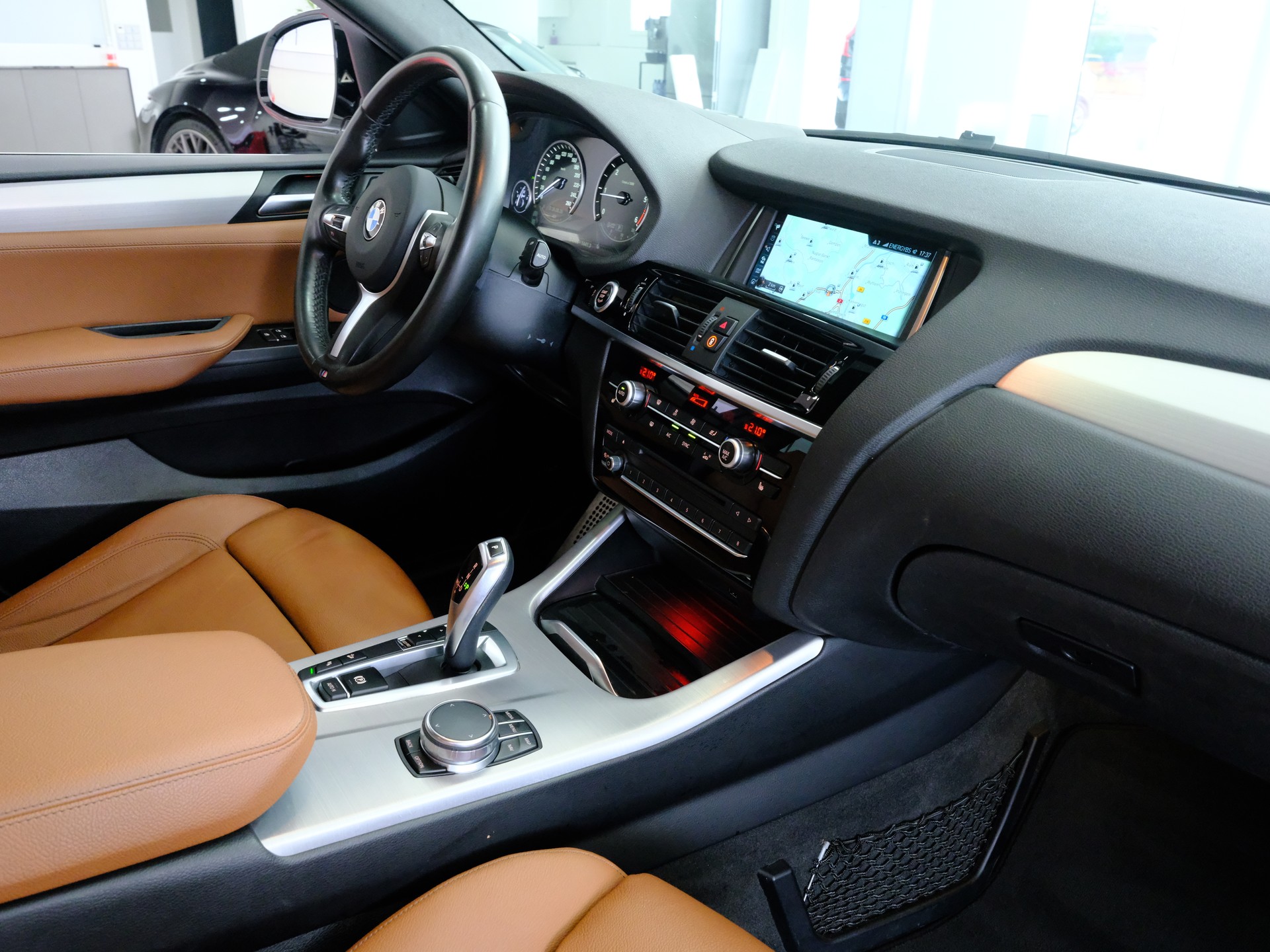 BMW X4 xDrive 20d M Sport-image-13
