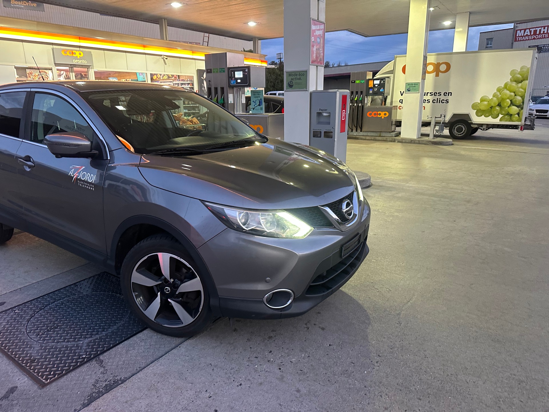 NISSAN Qashqai 1.6 DIG-T N-Connecta-image-3