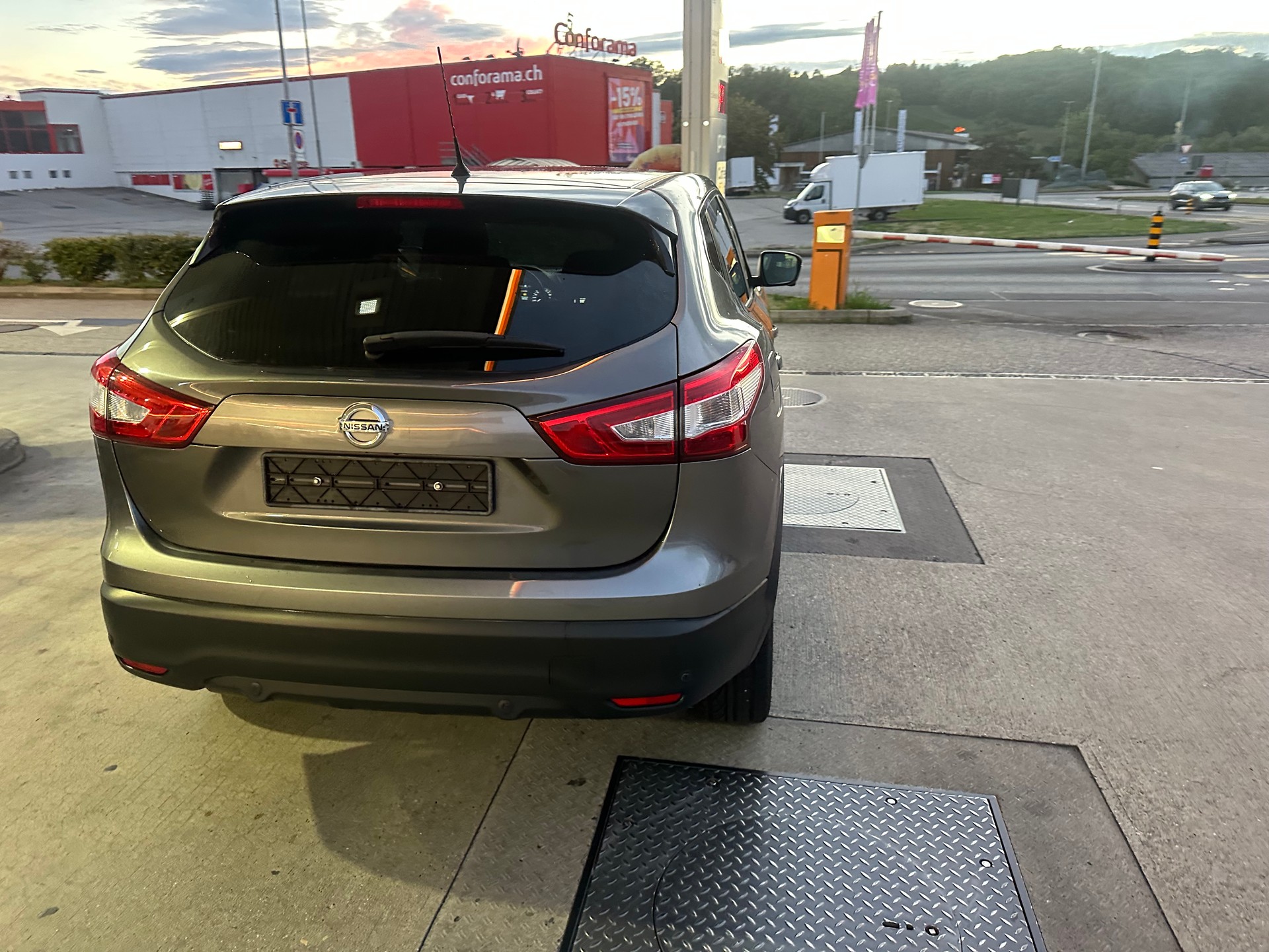 NISSAN Qashqai 1.6 DIG-T N-Connecta-image-10