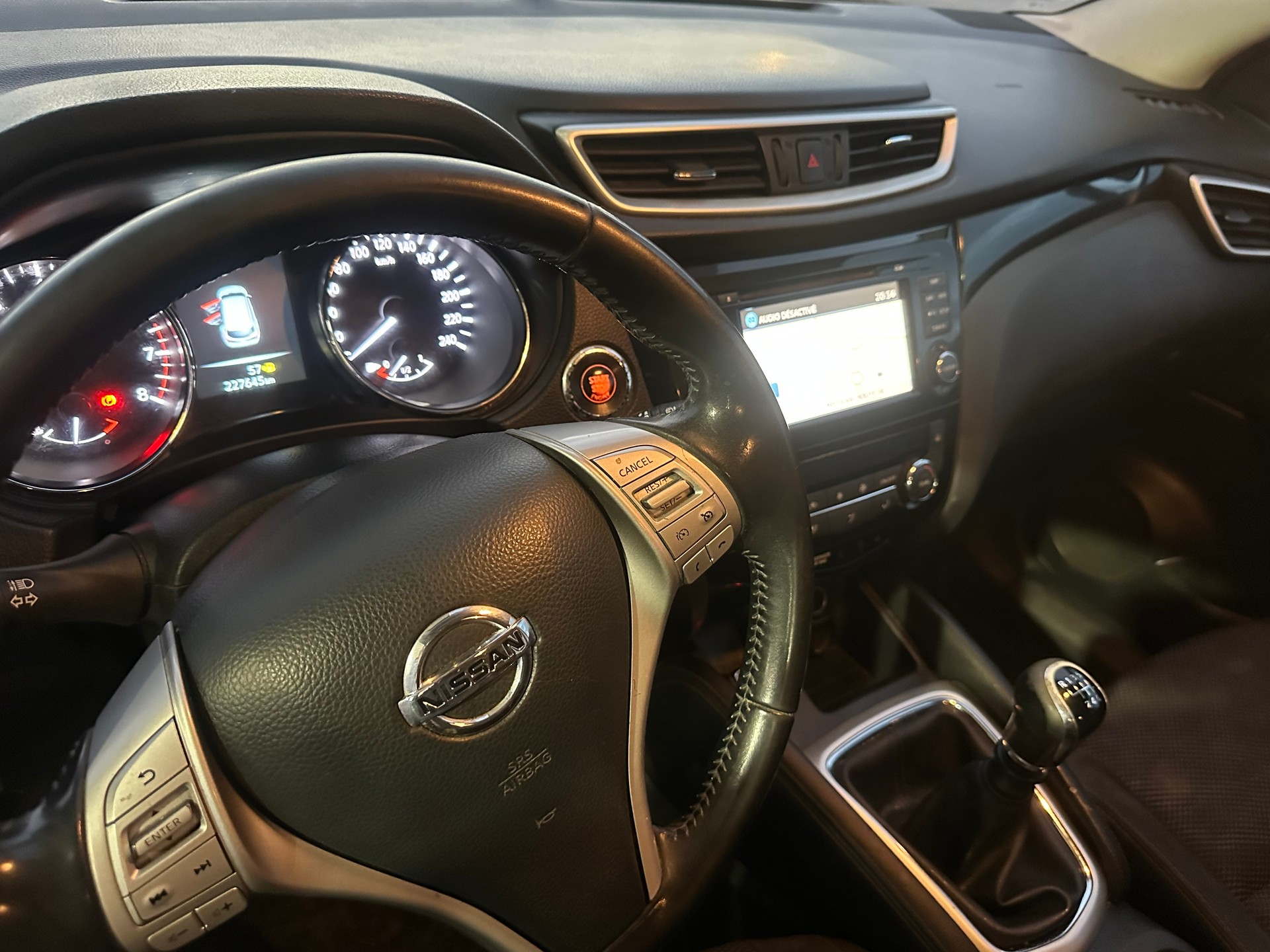 NISSAN Qashqai 1.6 DIG-T N-Connecta-image-12