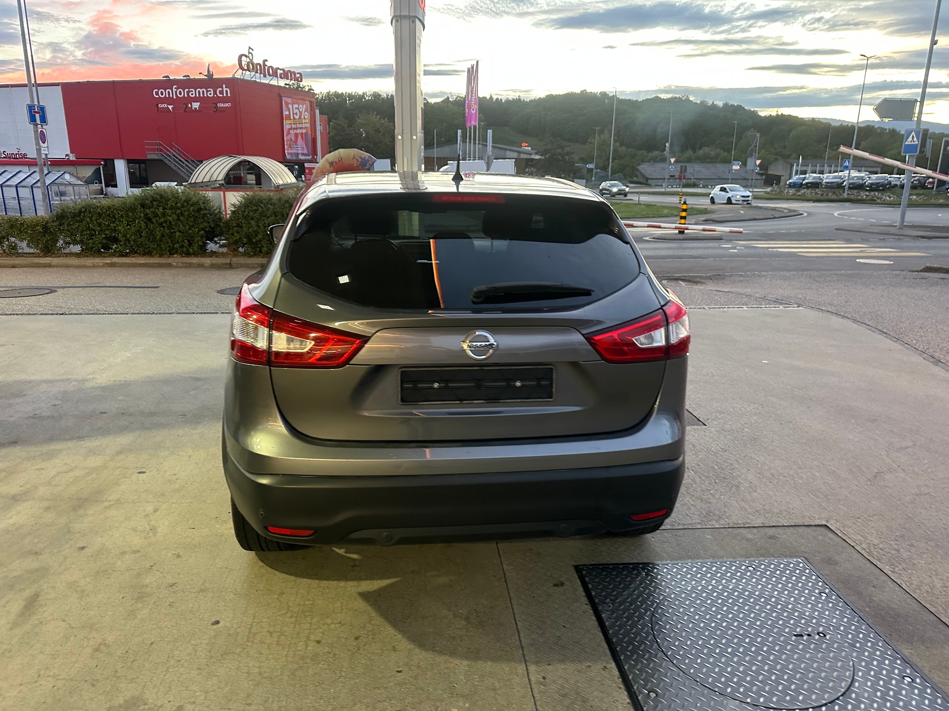 NISSAN Qashqai 1.6 DIG-T N-Connecta-image-1