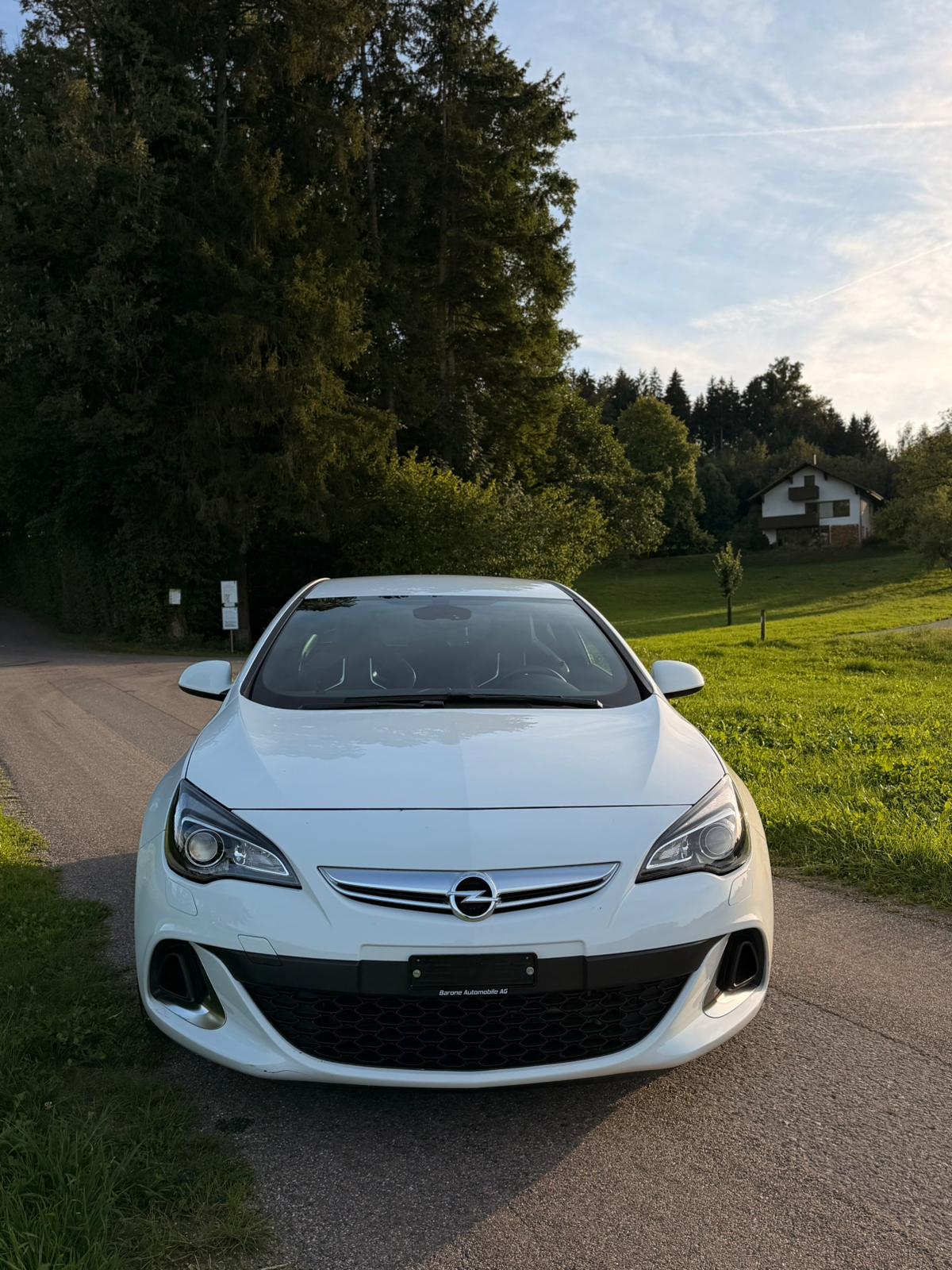 OPEL Astra GTC 2.0i 16V Turbo OPC-showroom-element-2