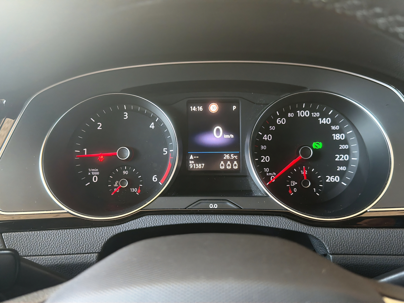 VW Passat Variant 2.0 TDI 200 Business DSG 4m-image-9