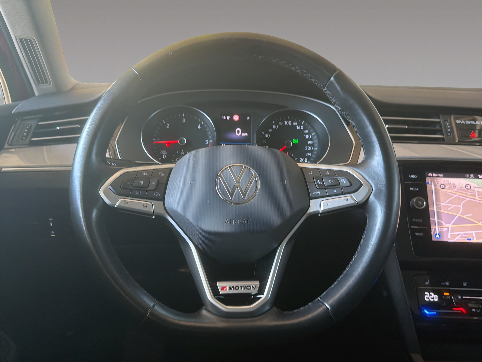 VW Passat Variant 2.0 TDI 200 Business DSG 4m-image-8