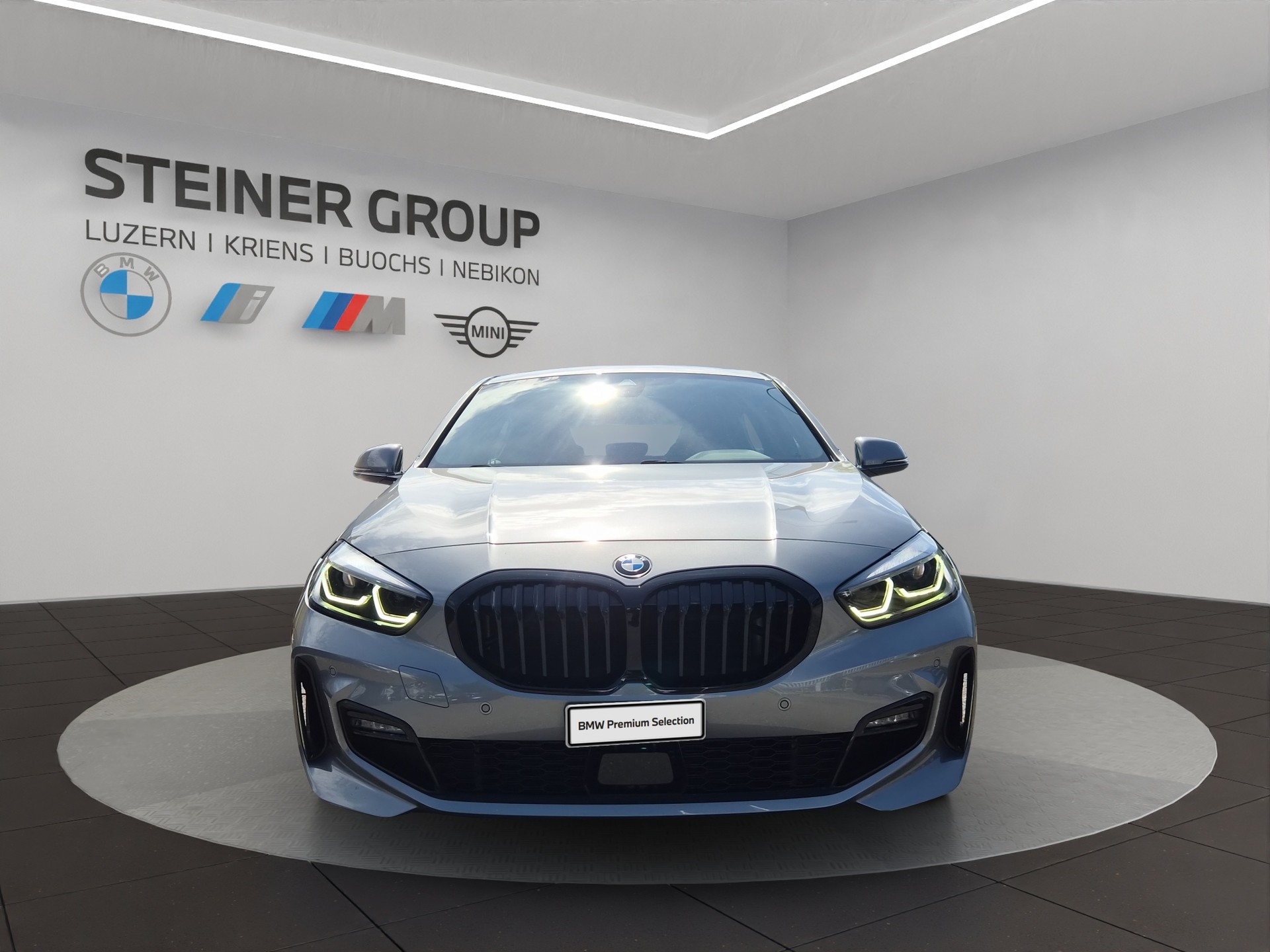 BMW 120d xDrive Steptronic M Sport Pro-showroom-element-1