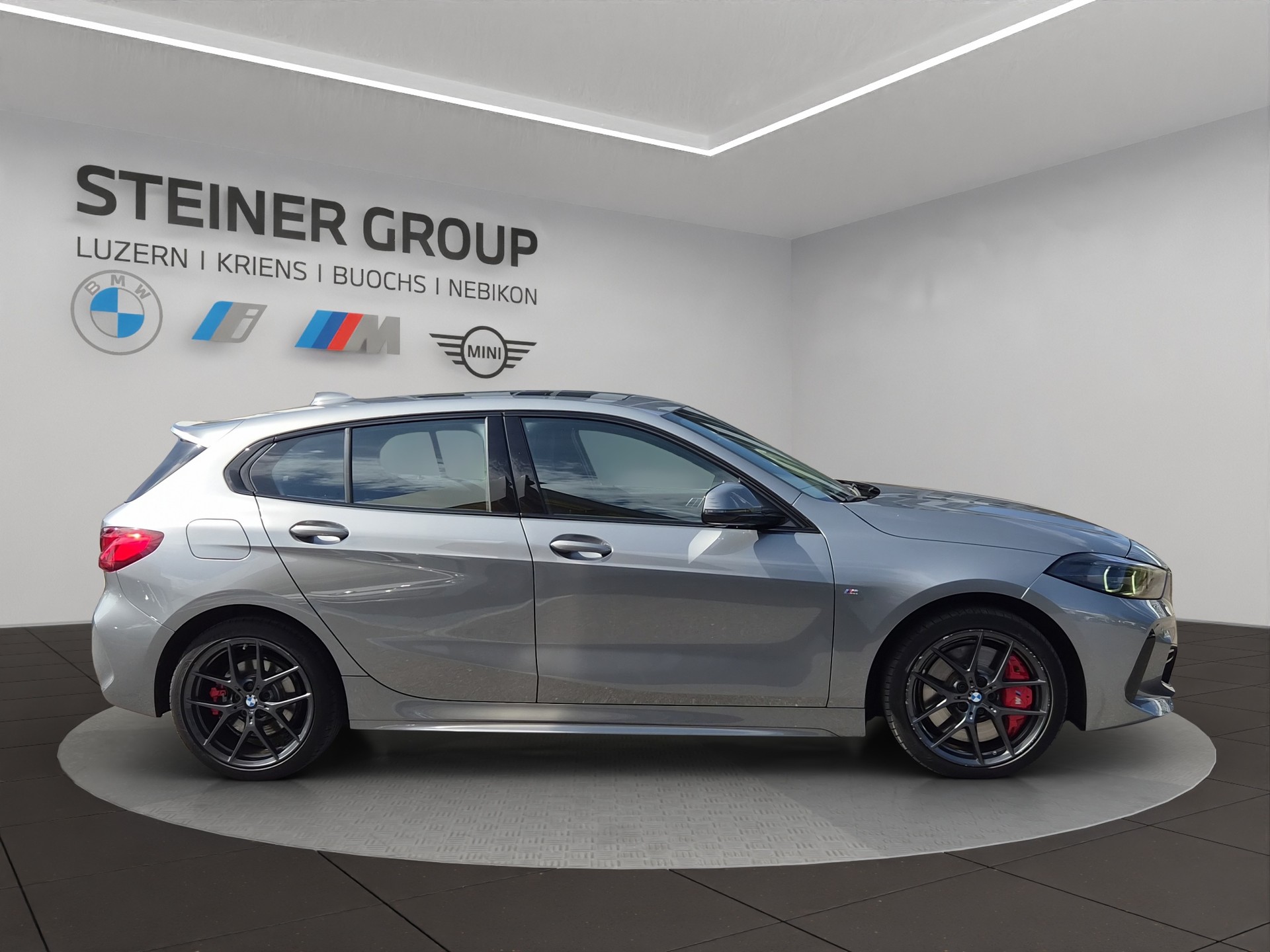 BMW 120d xDrive Steptronic M Sport Pro-showroom-element-3