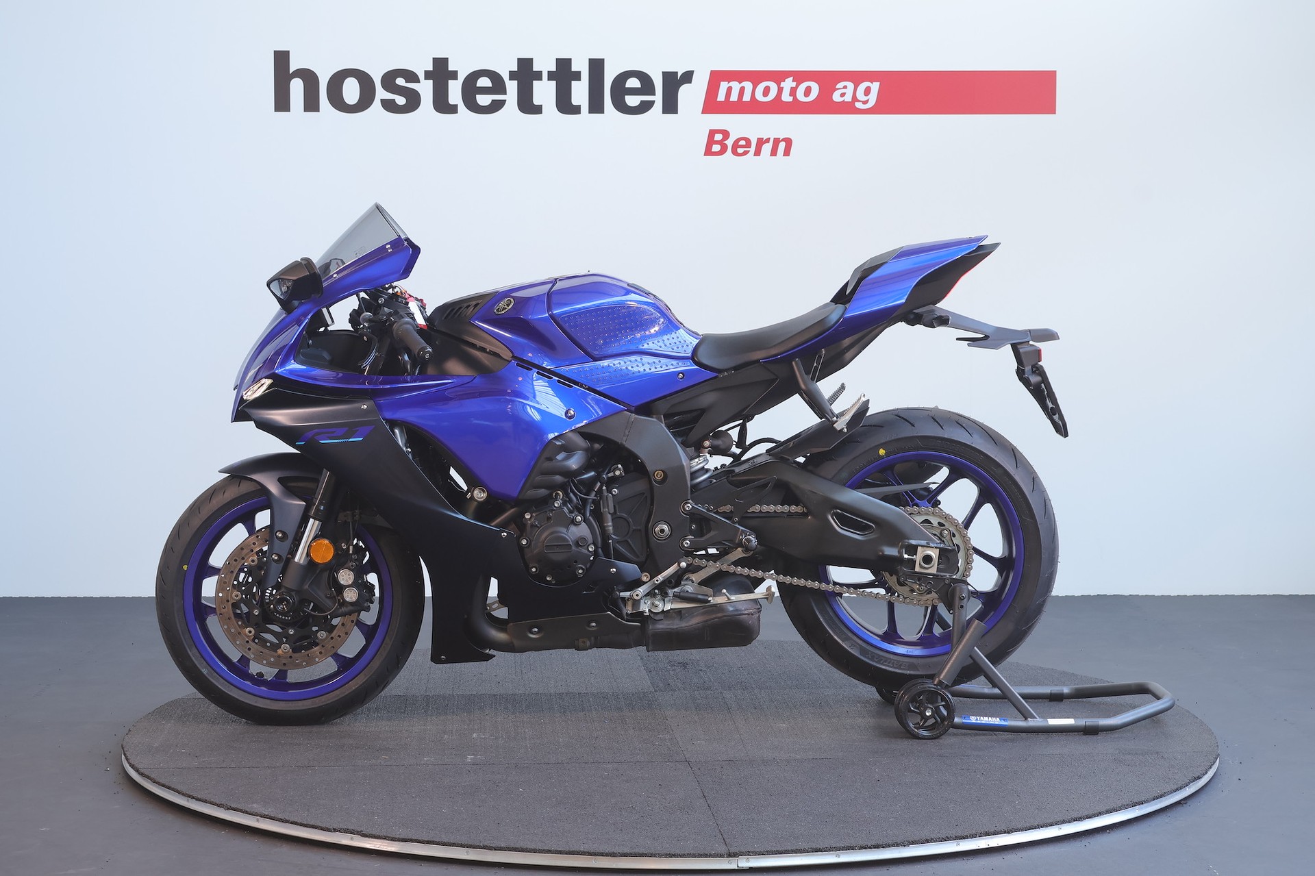 YAMAHA R1-image-4