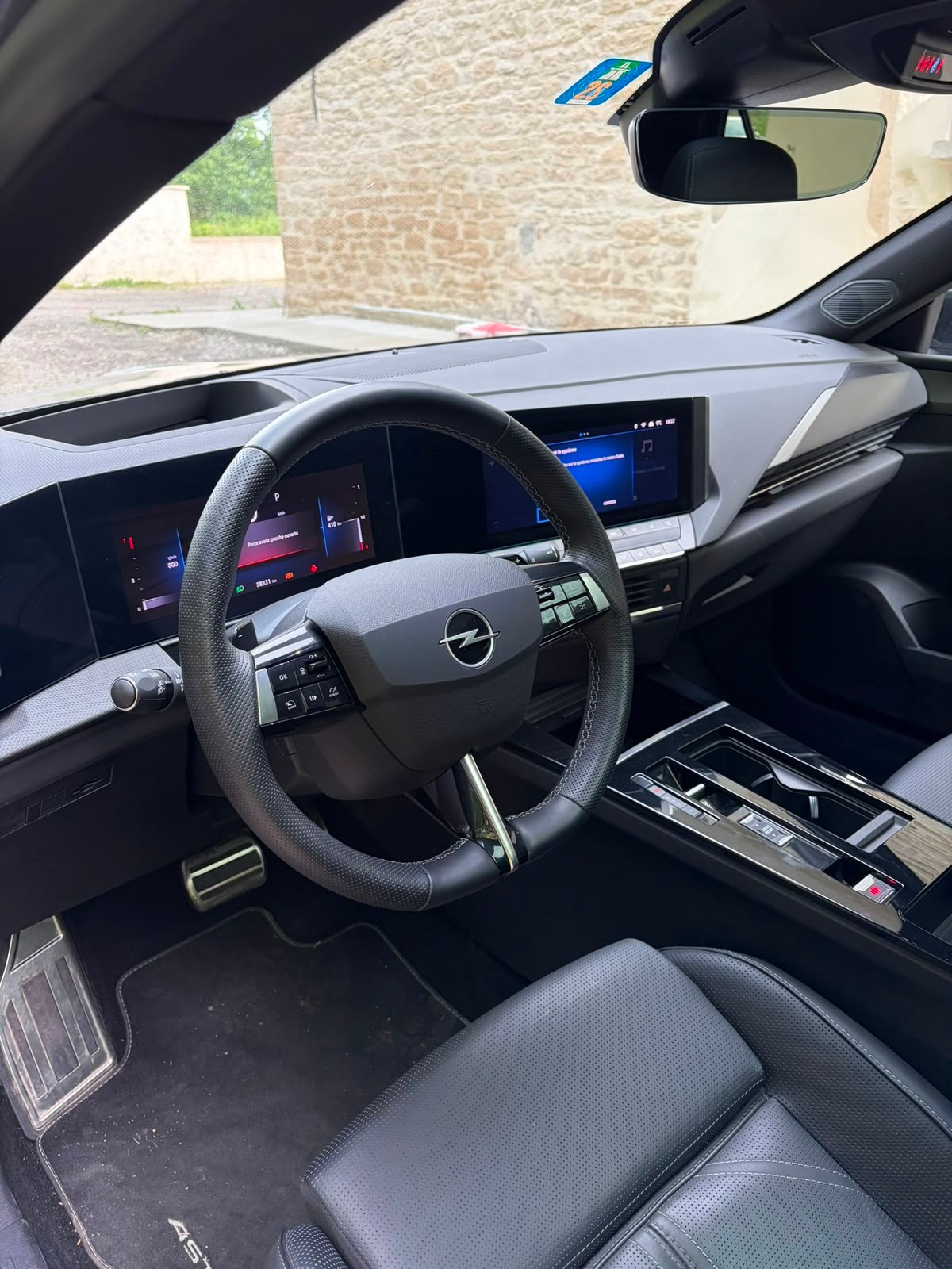 OPEL Astra 1.2i Turbo Swiss A-image-2