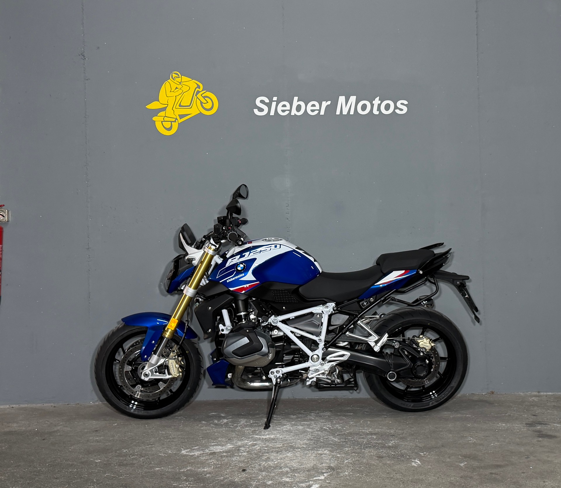 BMW R 1250 R-showroom-element-2