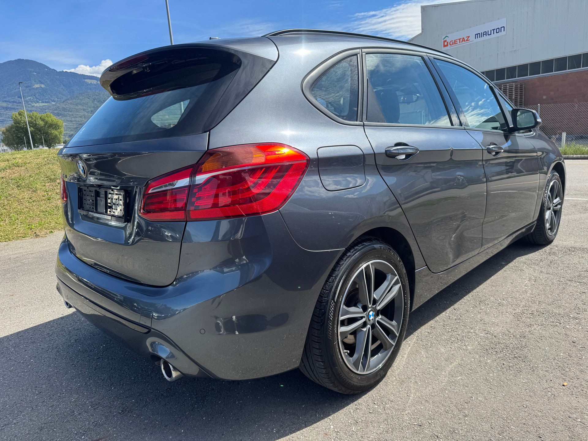 BMW 218d xDrive Active Tourer Steptronic-image-5