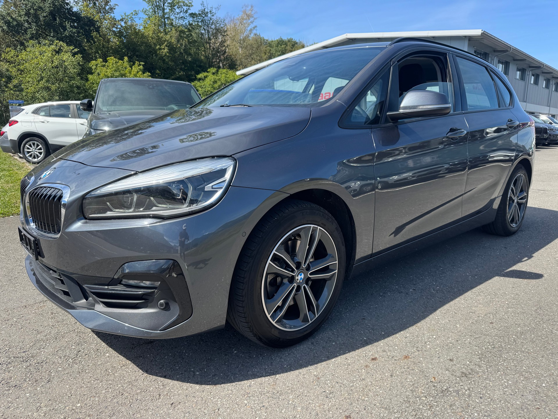 BMW 218d xDrive Active Tourer Steptronic-image-0