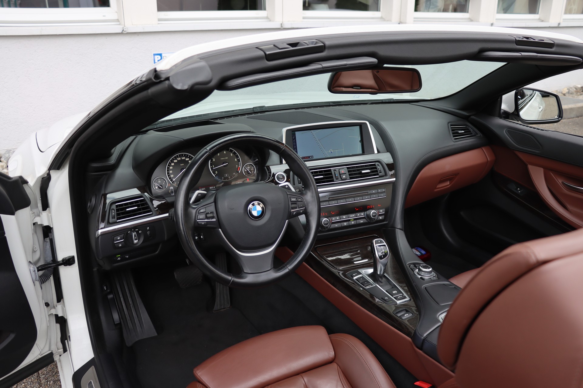BMW 650i Cabrio-image-6