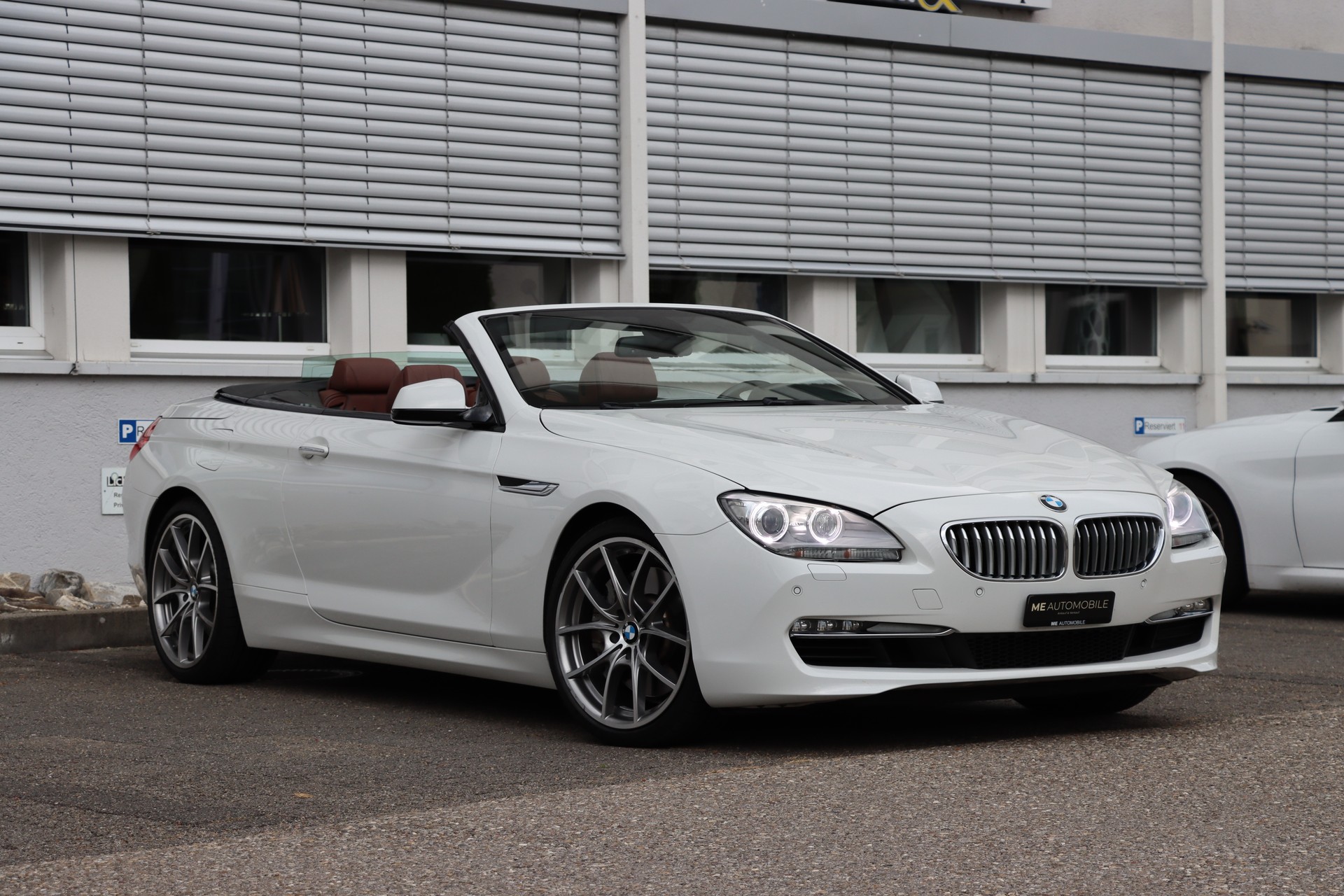 BMW 650i Cabrio-image-2