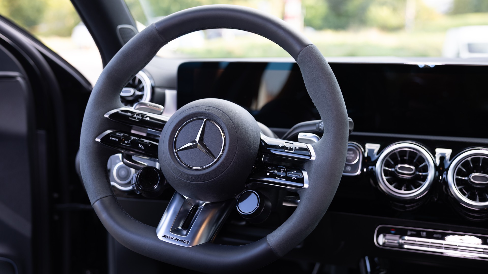 MERCEDES-BENZ A 45 AMG-image-17