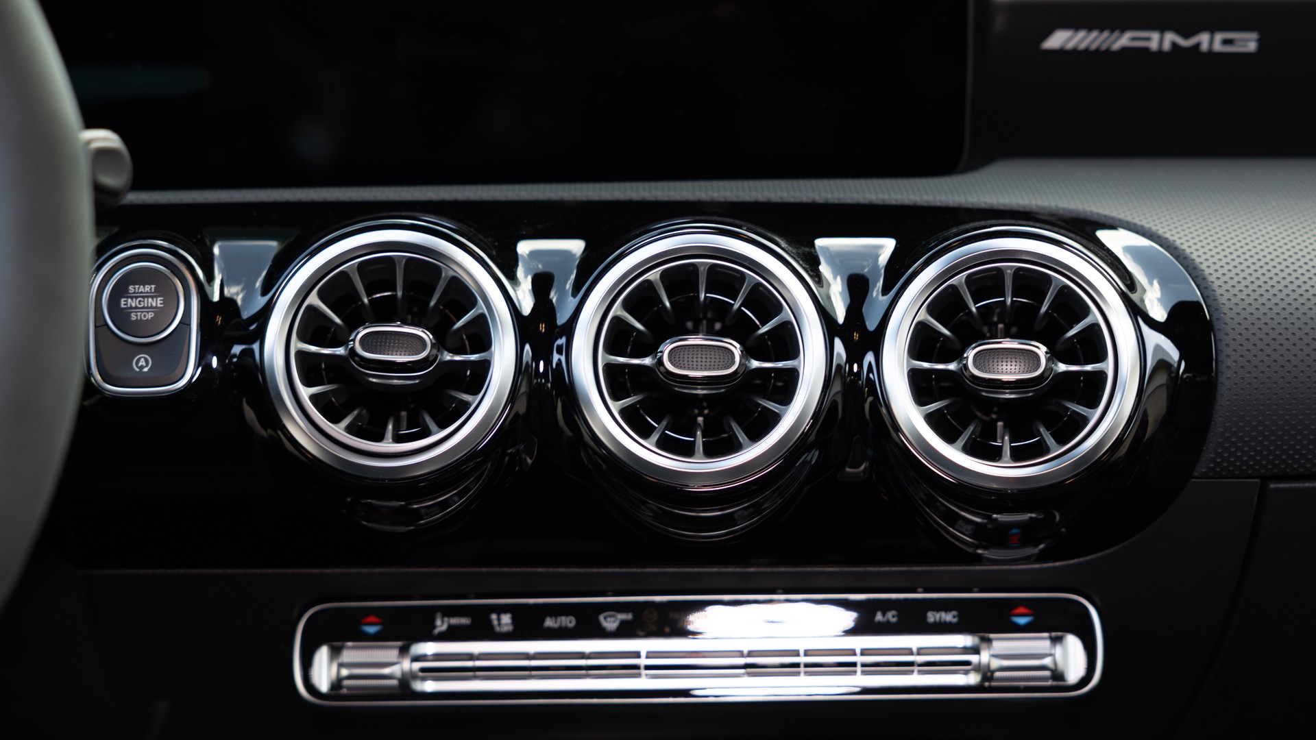 MERCEDES-BENZ A 45 AMG-image-9