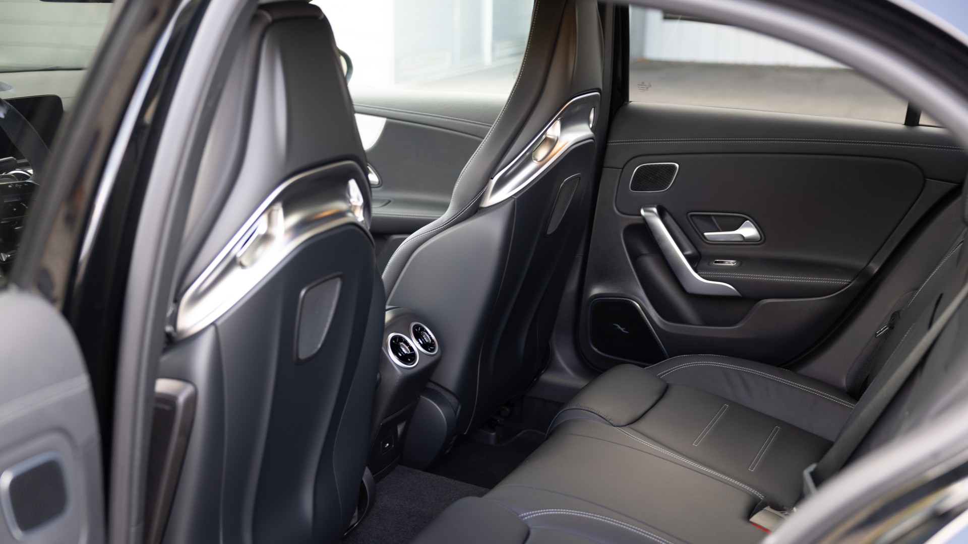 MERCEDES-BENZ A 45 AMG-image-10