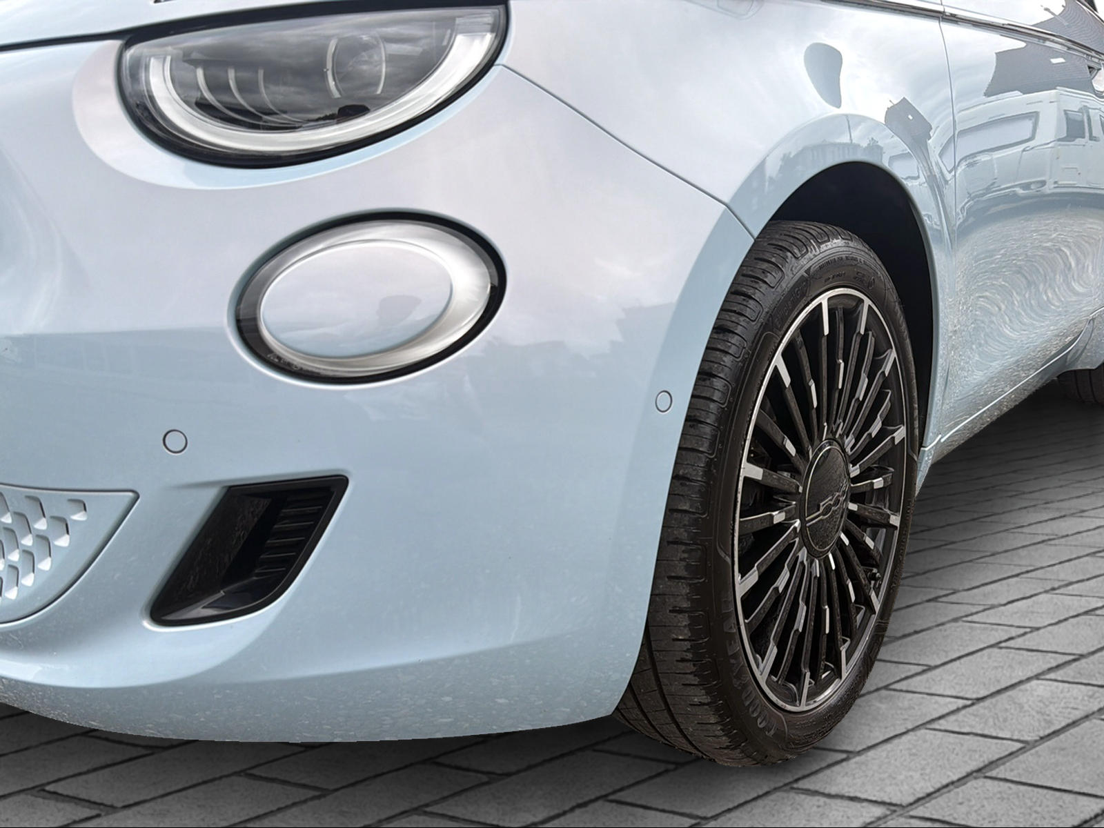FIAT 500 La Prima-showroom-element-1