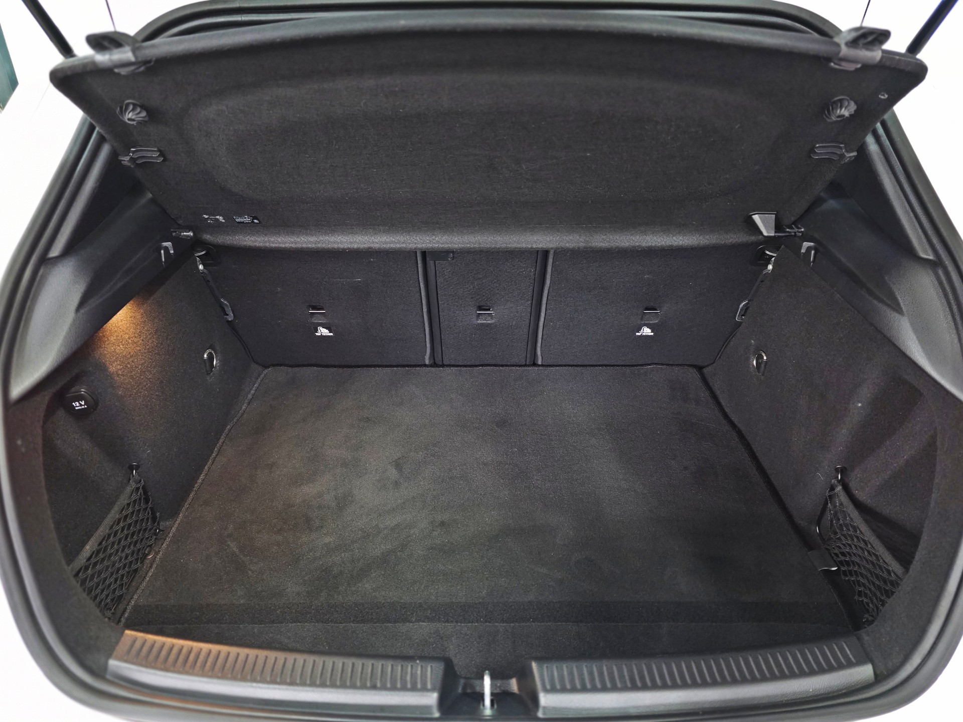 MERCEDES-BENZ A 200 AMG Line 7G-DCT-image-18
