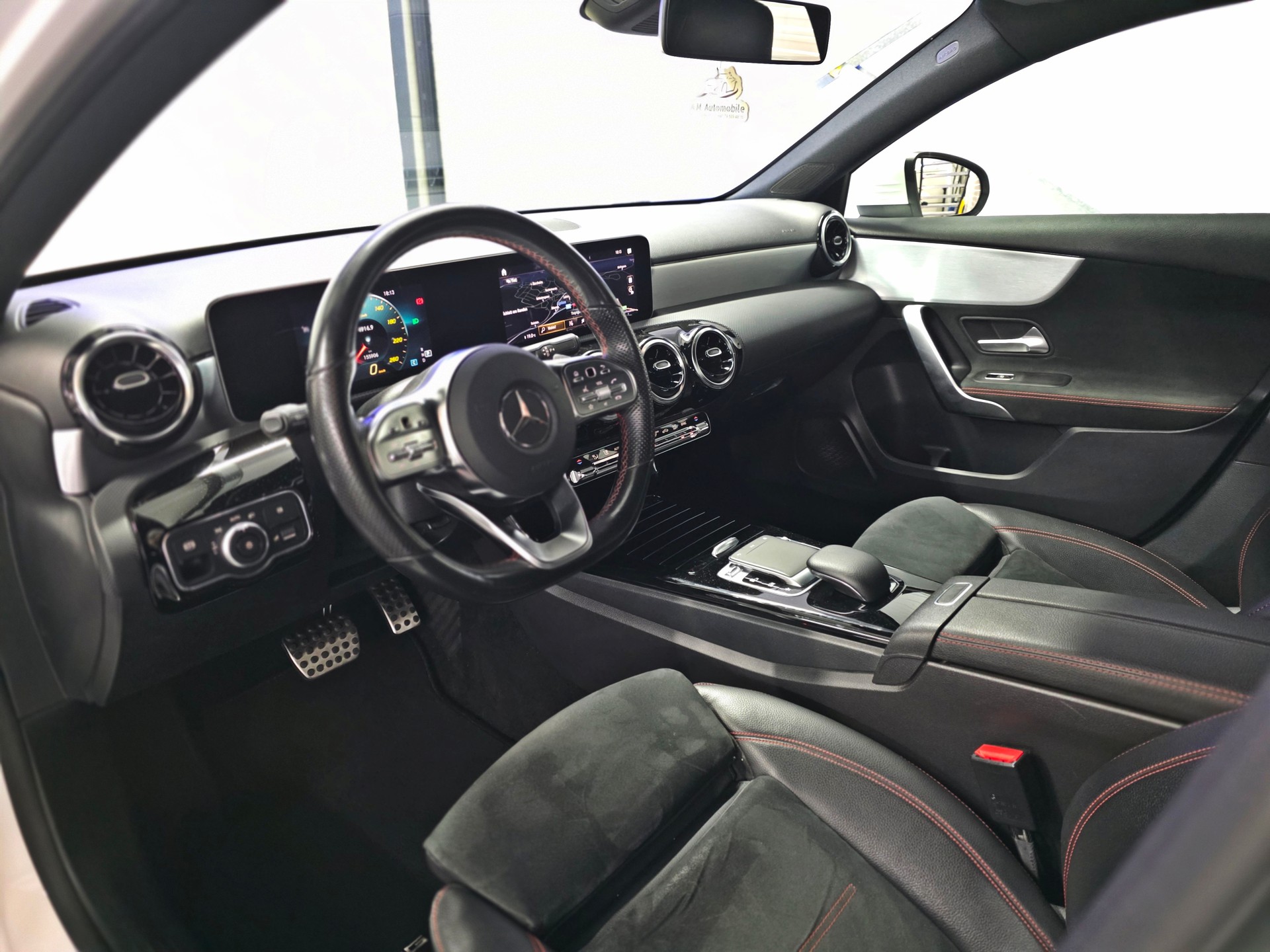 MERCEDES-BENZ A 200 AMG Line 7G-DCT-image-10