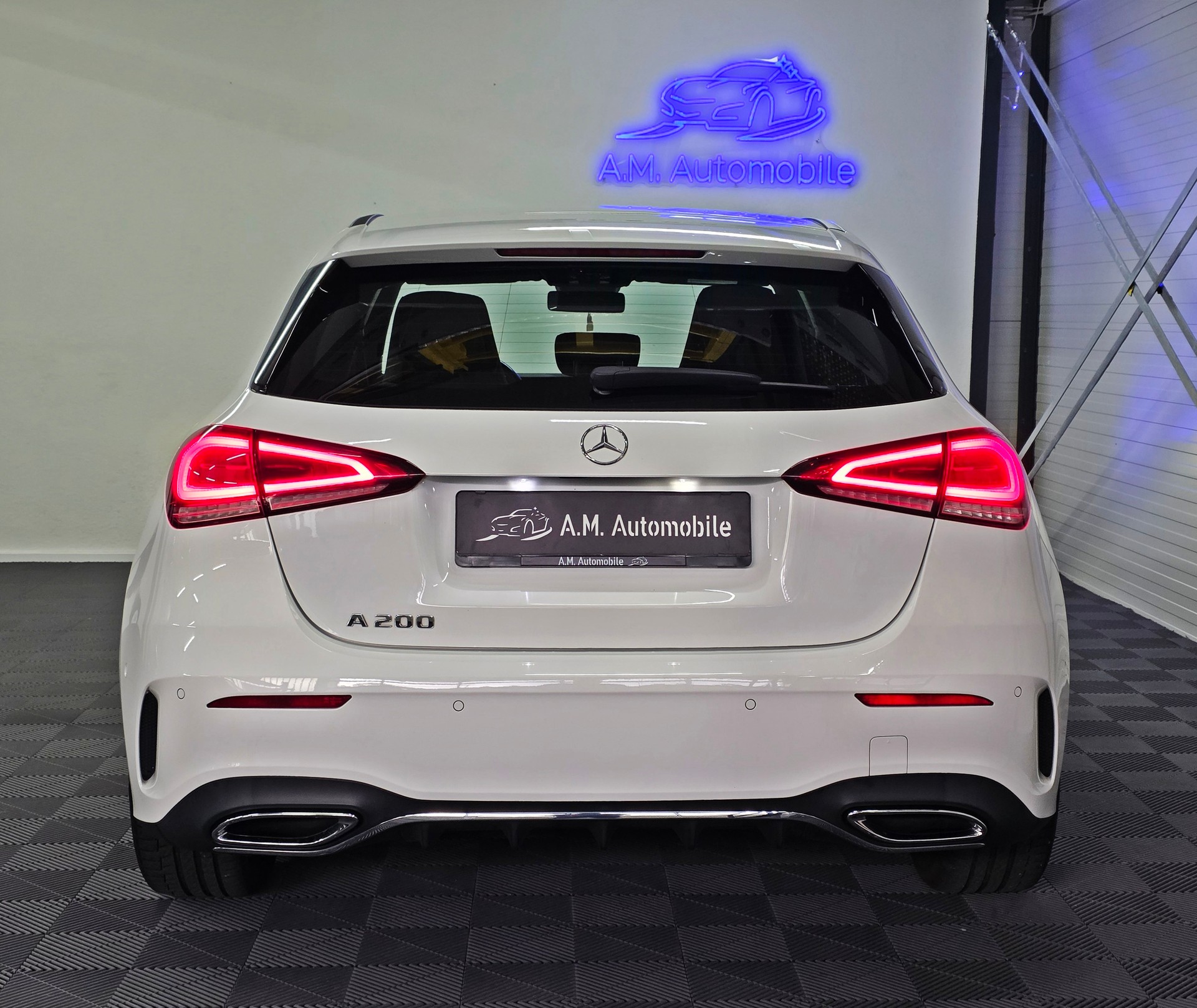 MERCEDES-BENZ A 200 AMG Line 7G-DCT-image-6