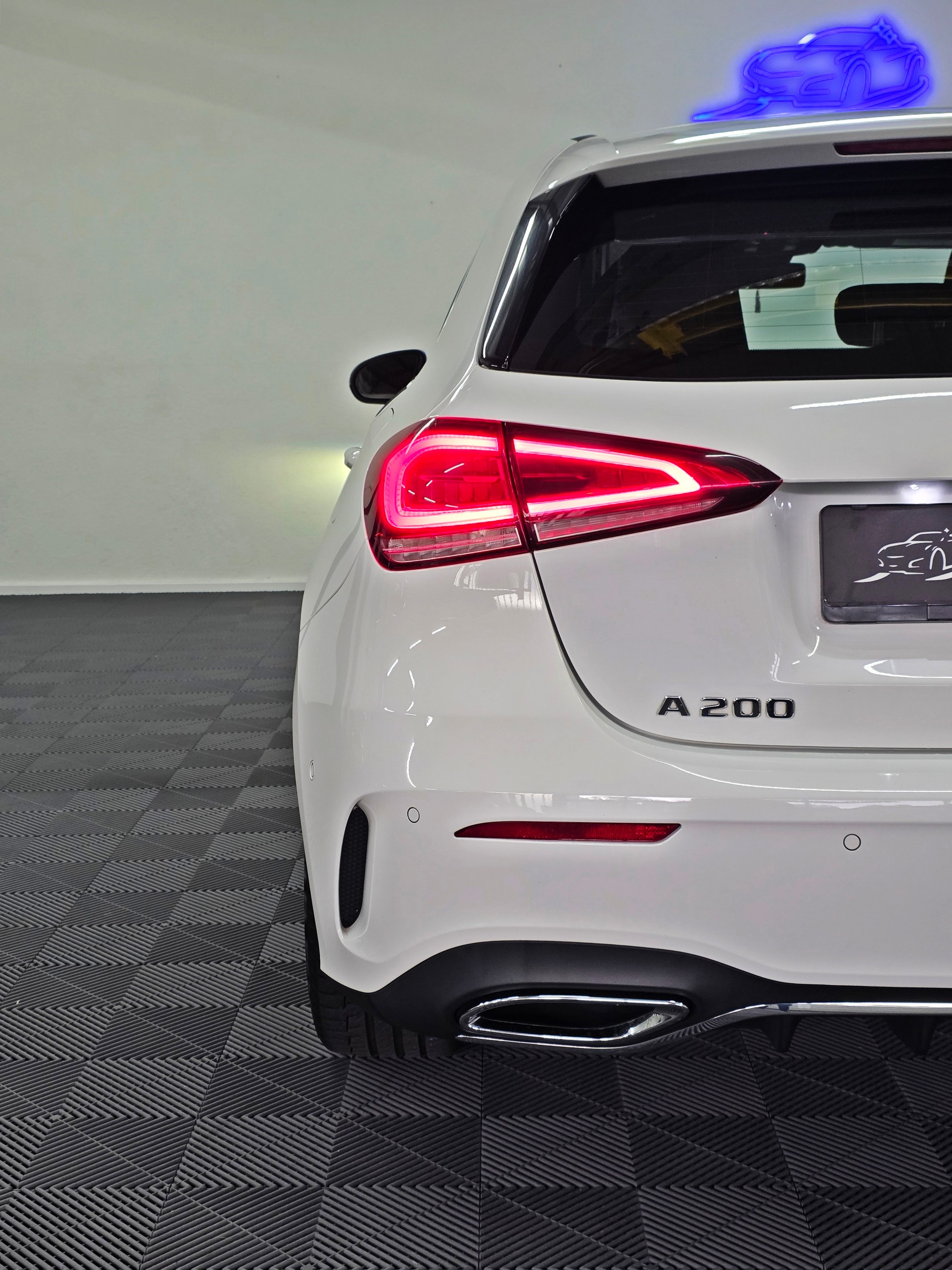 MERCEDES-BENZ A 200 AMG Line 7G-DCT-image-7