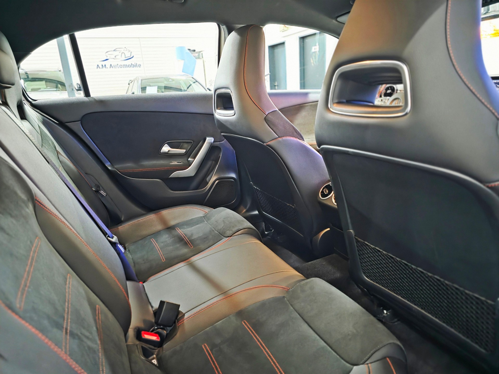 MERCEDES-BENZ A 200 AMG Line 7G-DCT-image-15