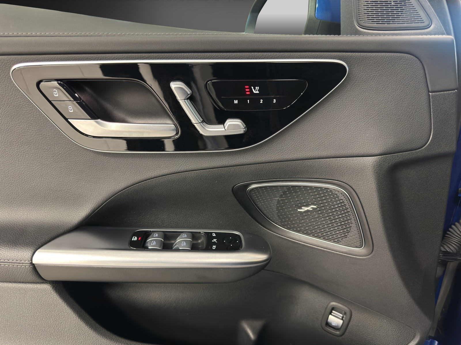 MERCEDES-BENZ C 200 T 4Matic AMG Line-image-12