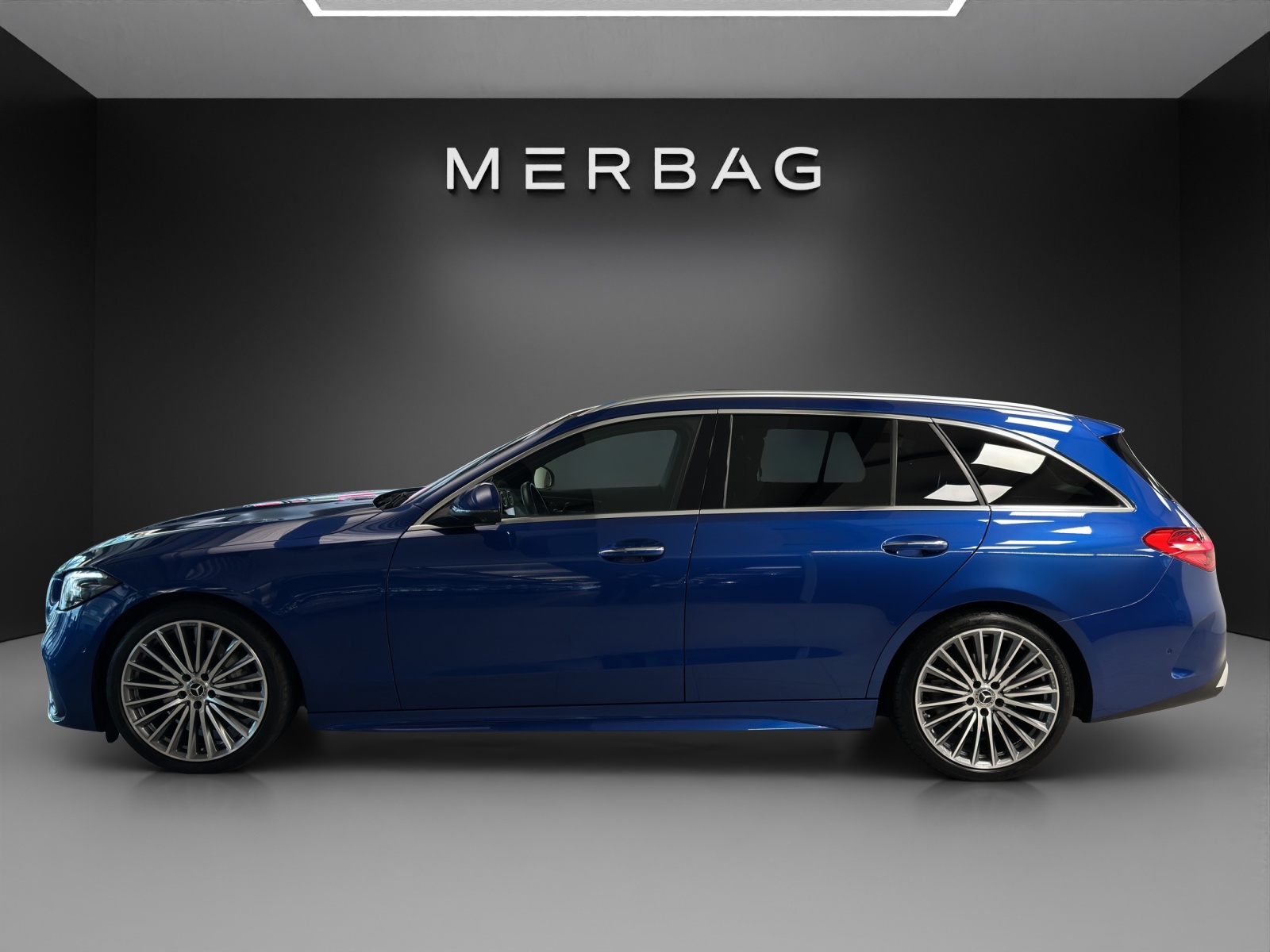 MERCEDES-BENZ C 200 T 4Matic AMG Line-image-2