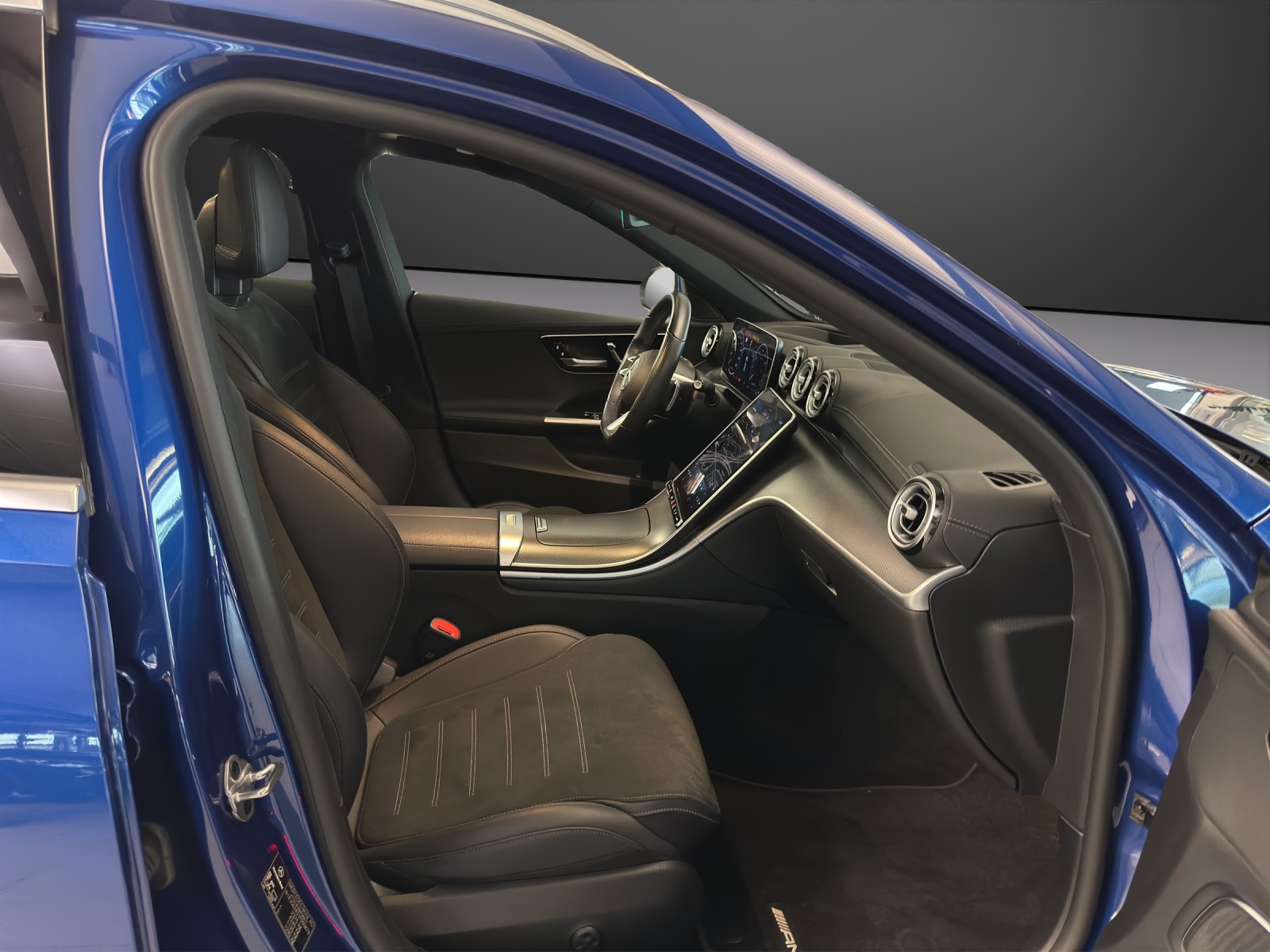 MERCEDES-BENZ C 200 T 4Matic AMG Line-image-10