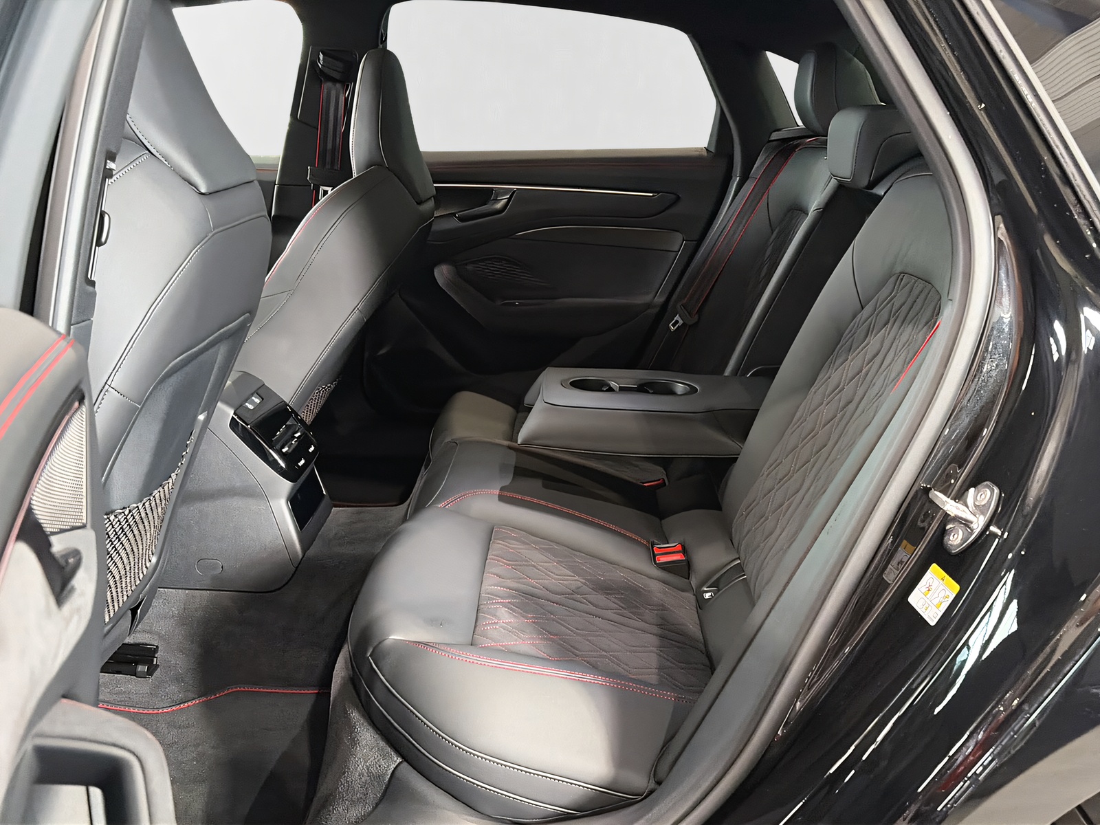 AUDI A6 Limousine TFSI quattro 270 kW**Panodach,S-Sportsitze,,B&O Sound, (5-Jahre Garantie),Np.129'000.-**-image-8