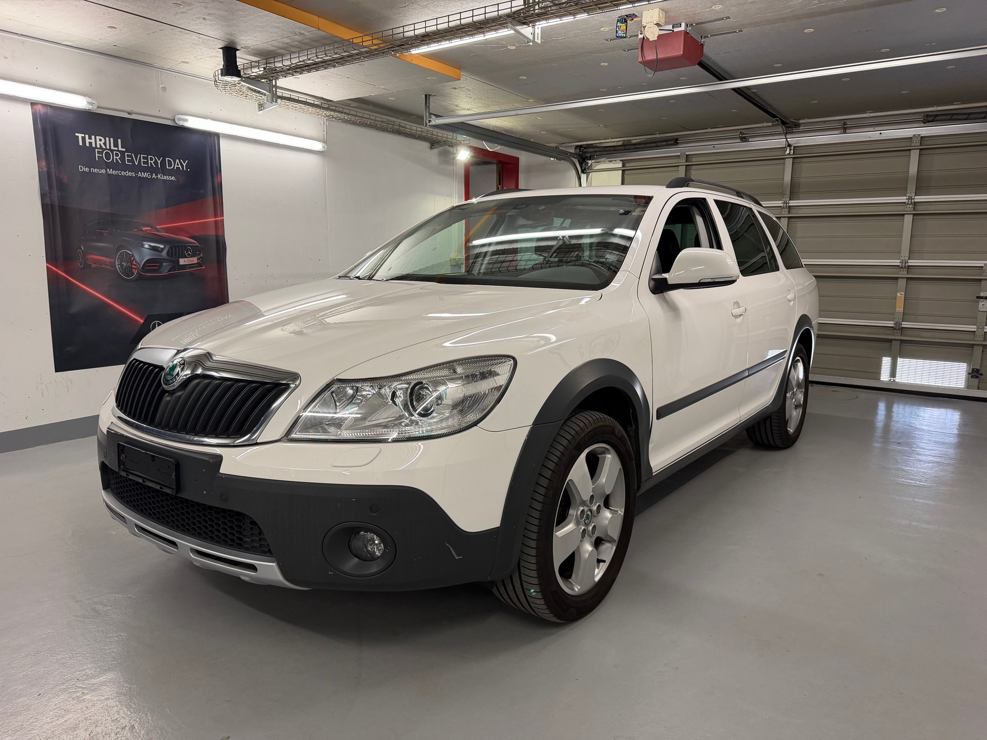 SKODA Octavia Combi 2.0 TDI Scout 4x4 DSG-image-0