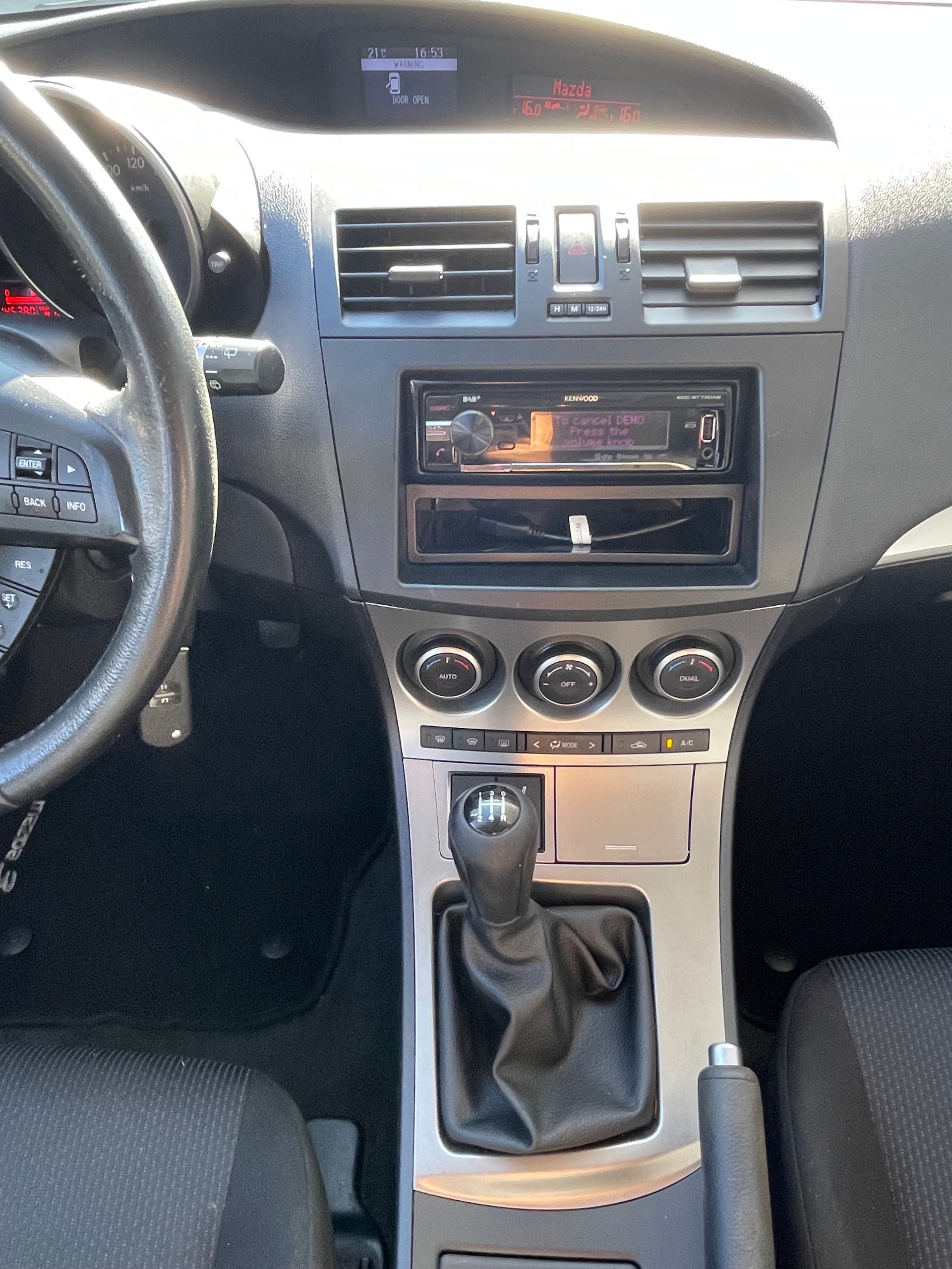 MAZDA 3 1.6 16V Confort-image-5