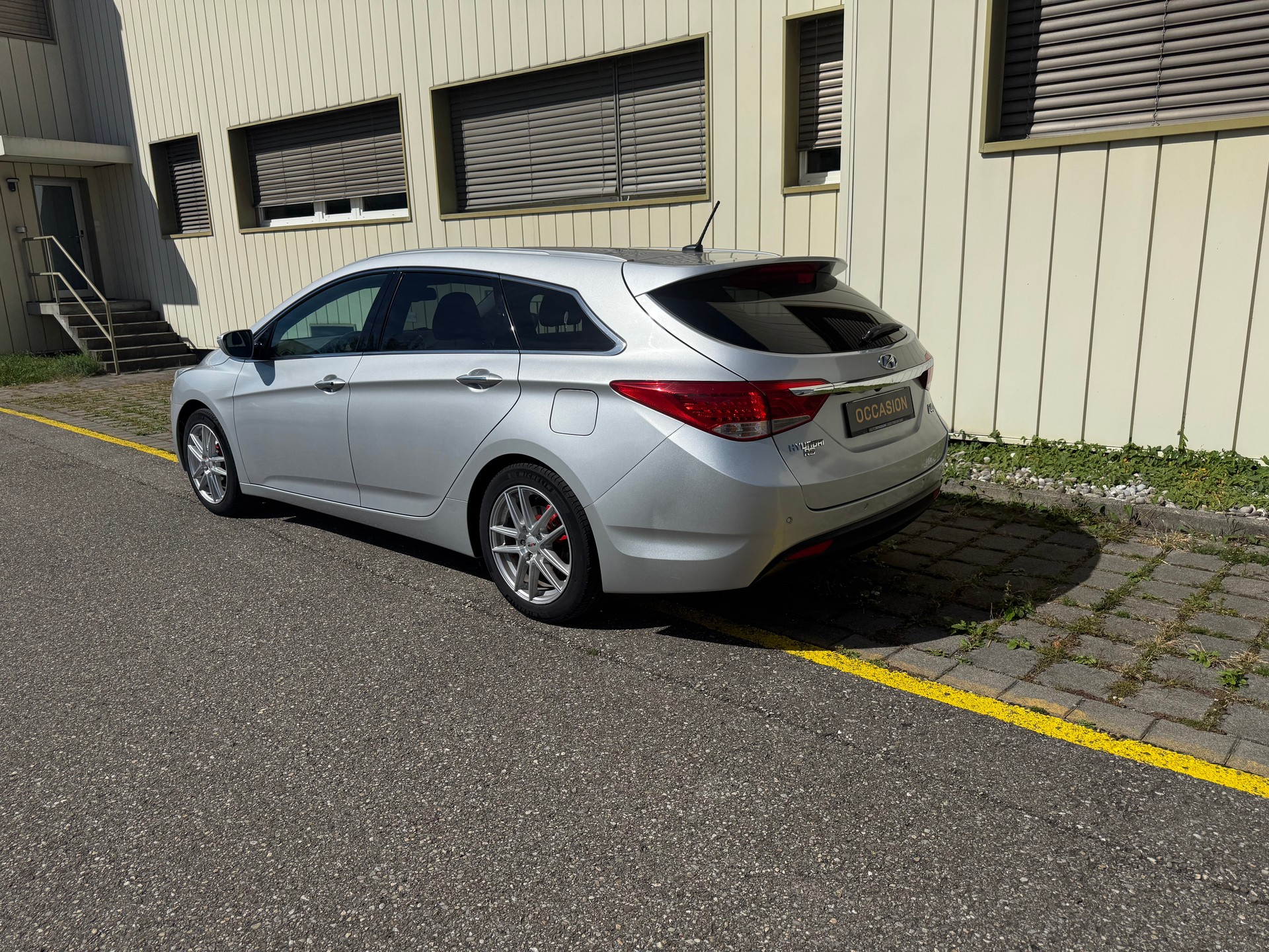 HYUNDAI i40 Wagon 1.6 GDi Style-image-2