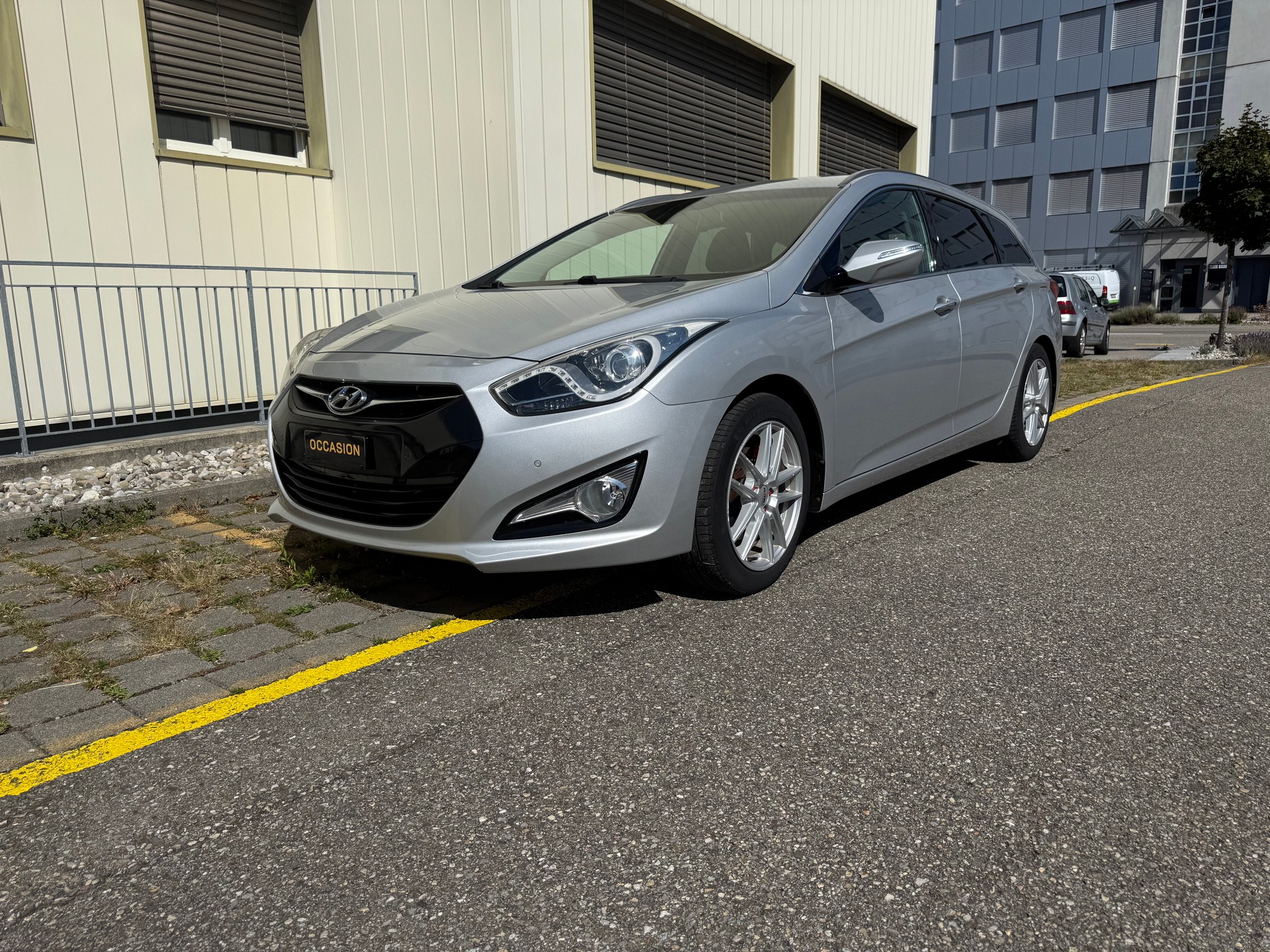HYUNDAI i40 Wagon 1.6 GDi Style-image-0