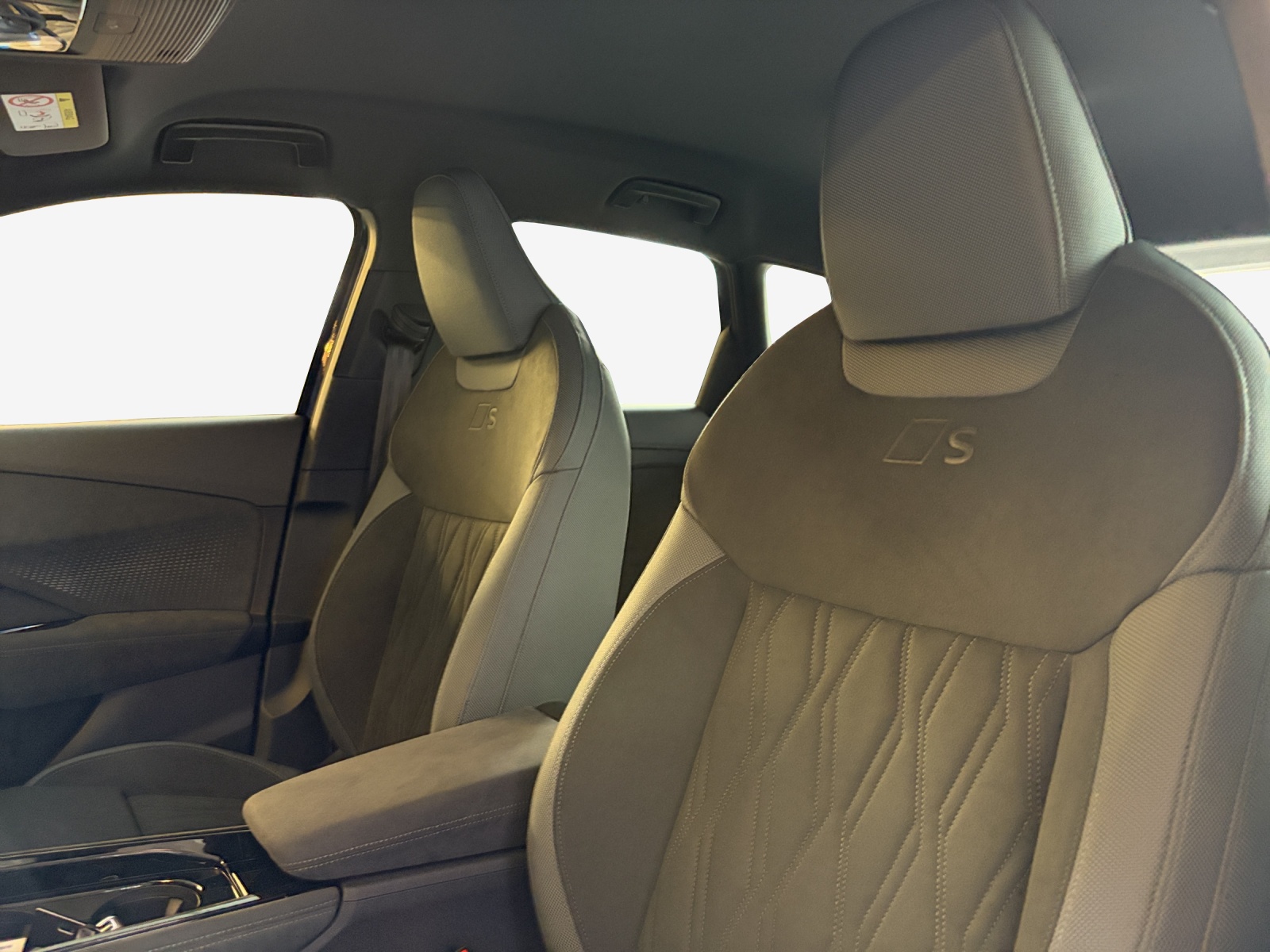 AUDI Q3 SUV 110 kW TFSI S tronic-image-14
