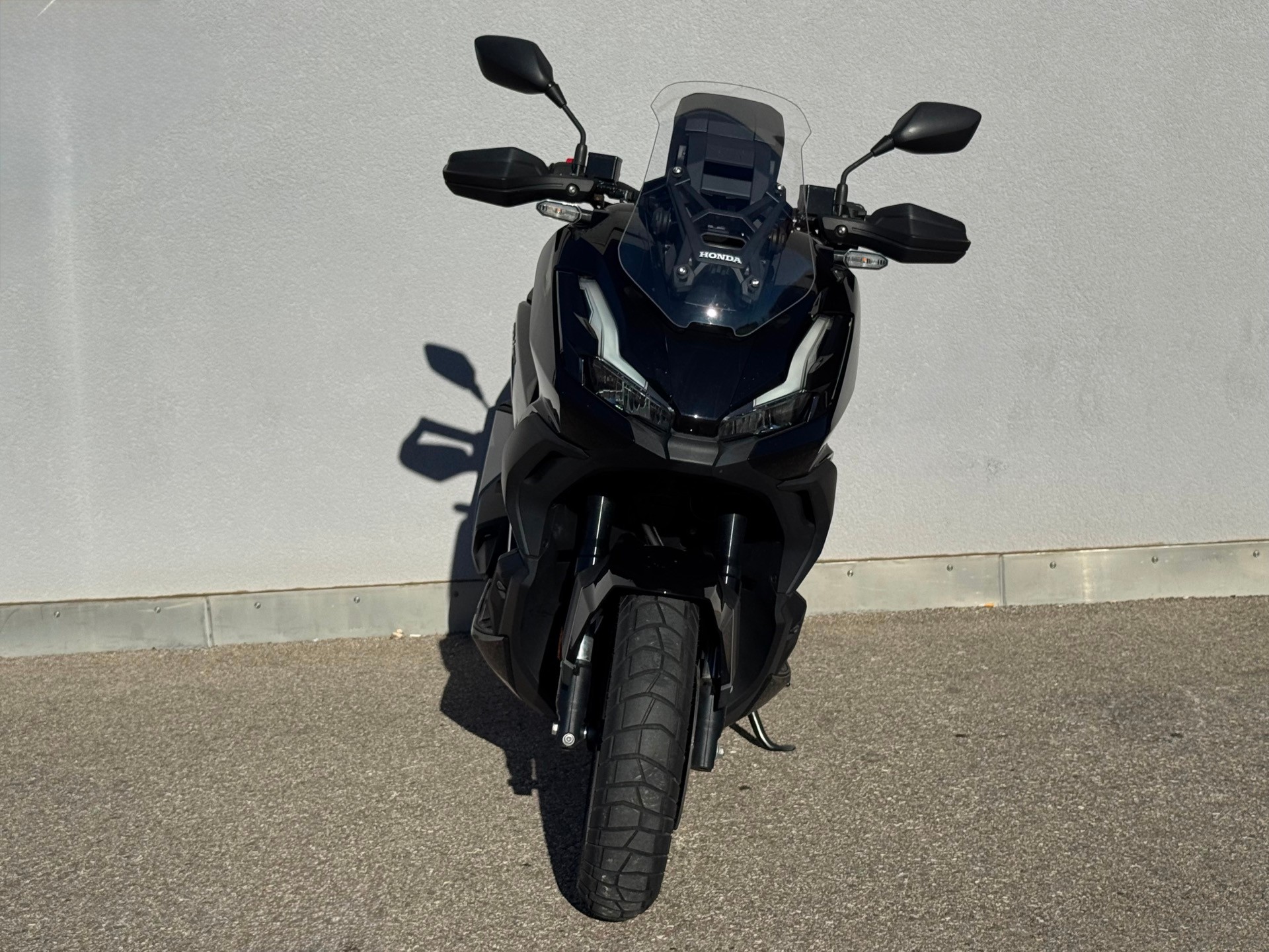 HONDA ADV 350-showroom-element-3