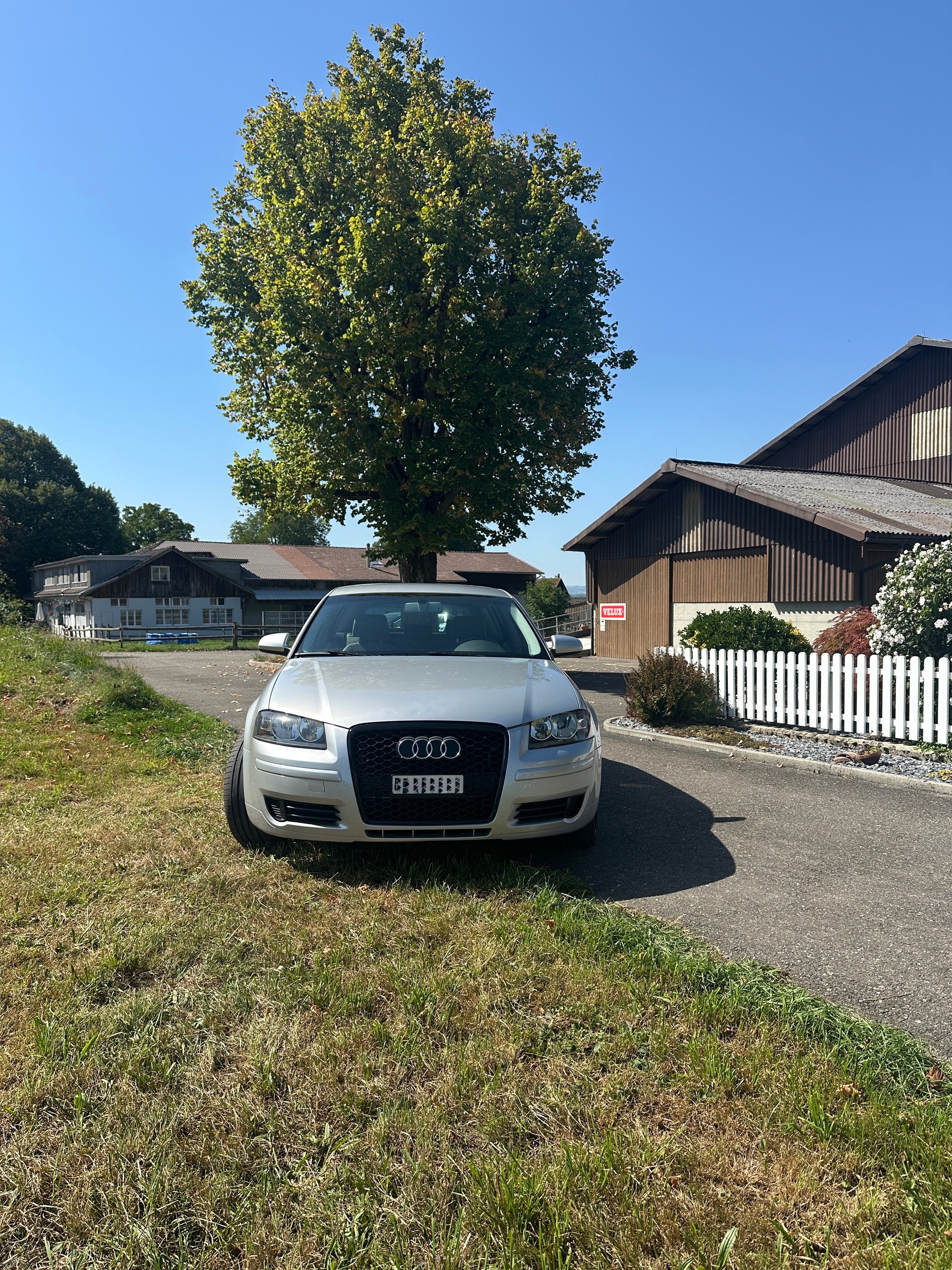 AUDI 2.0 16V FSI Attraction-image-1